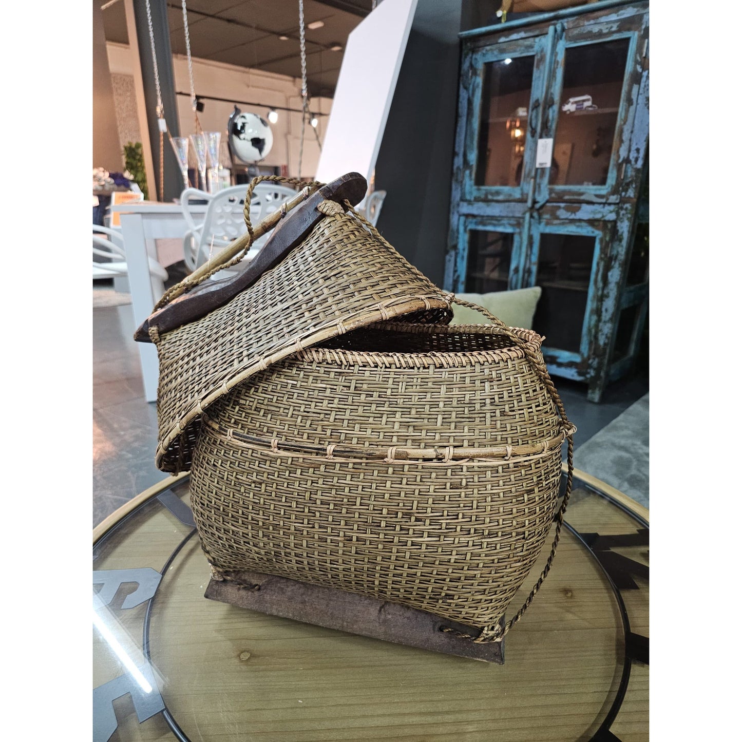 Cesta de periódicos de ratán/bambú en dos colores