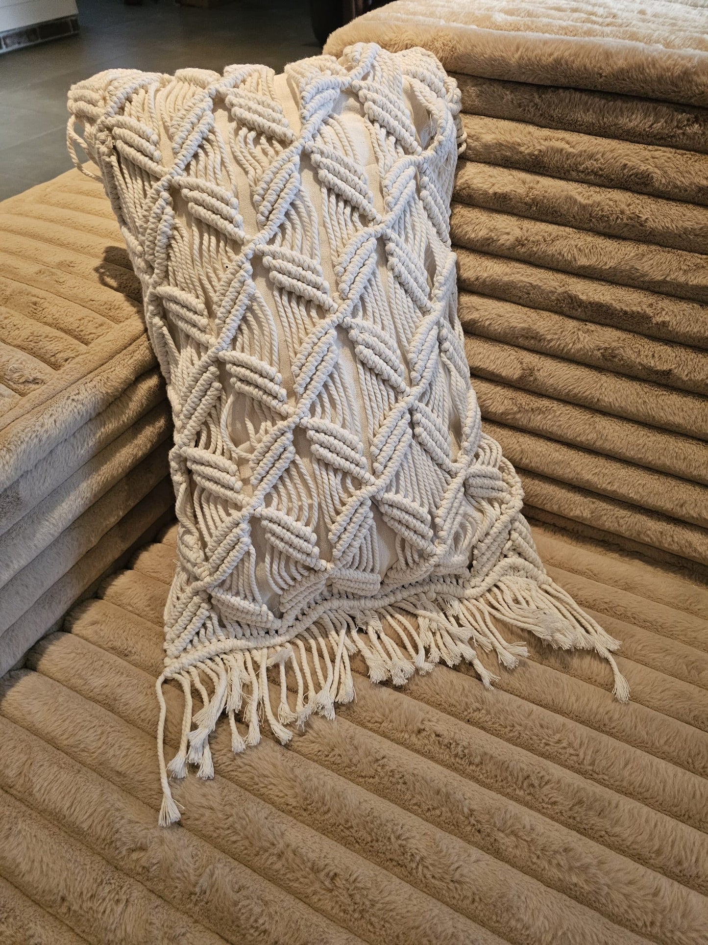 Pillow cover Model Gresik 30x50cm