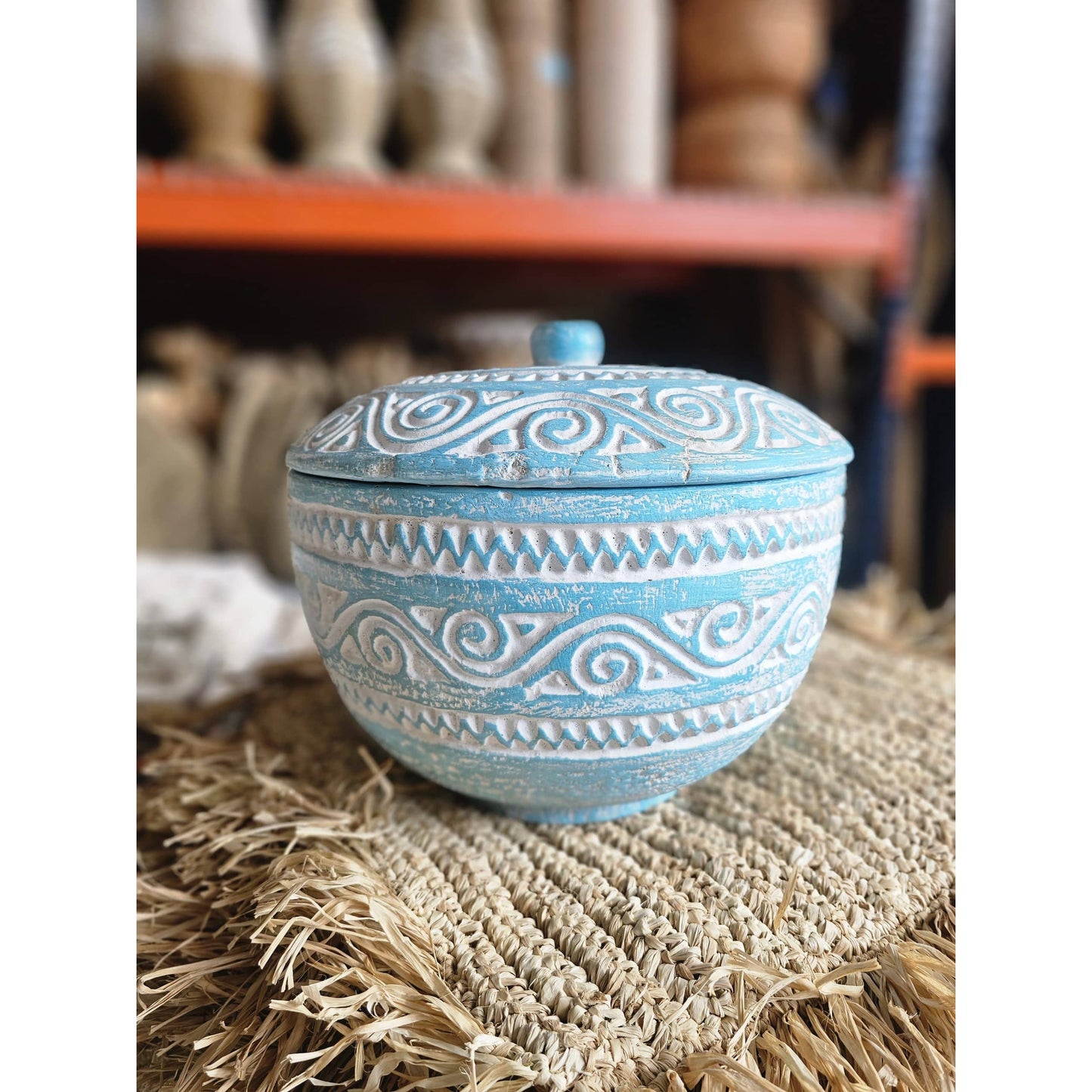 Turquoise pot with lid. Model Jetis