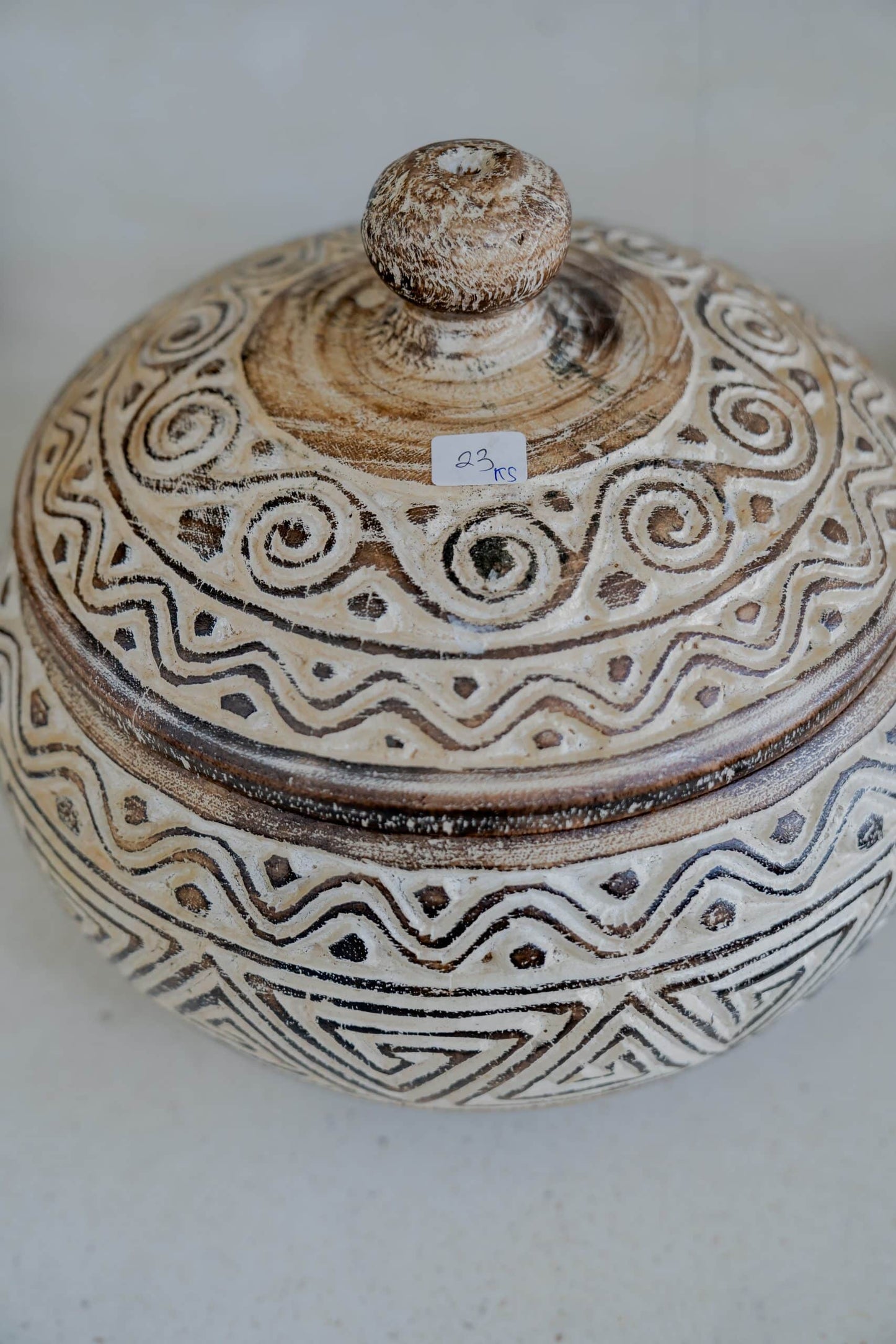 Rounded bowl with lit model Bandung