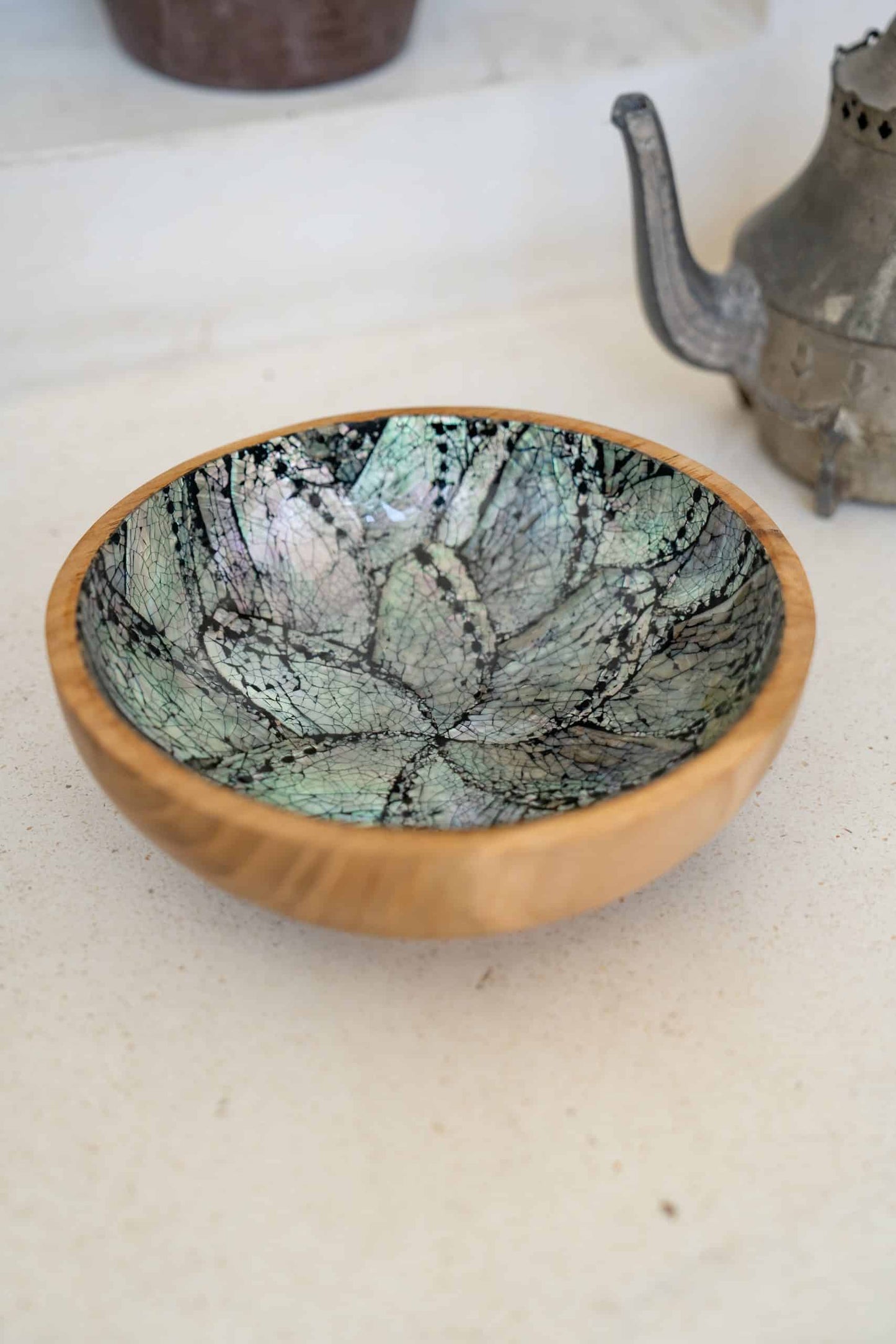 Wooden bowl with shell finish (large)