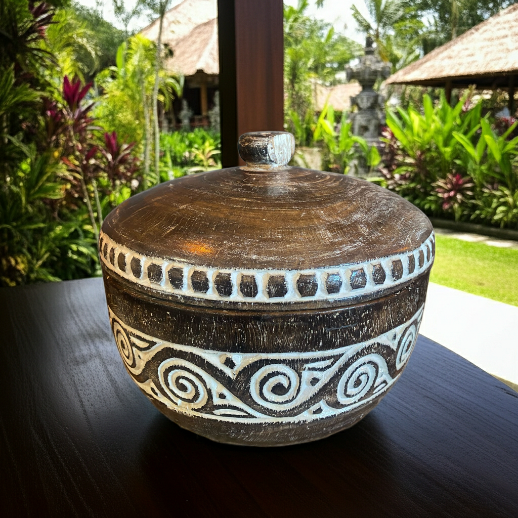 Timor wooden bowl with lid, Model Trucuk
