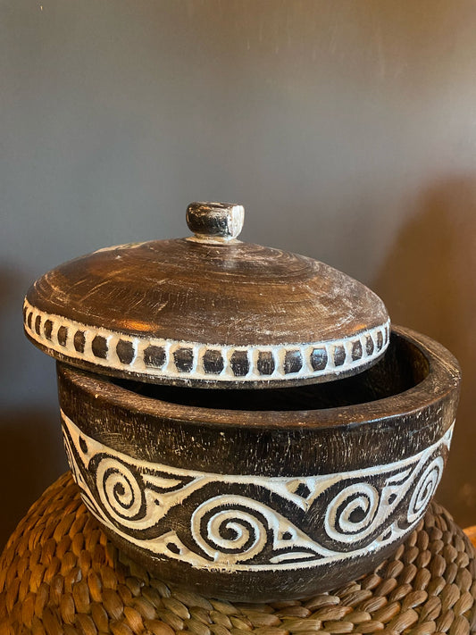 Timor wooden bowl with lid, Model Trucuk