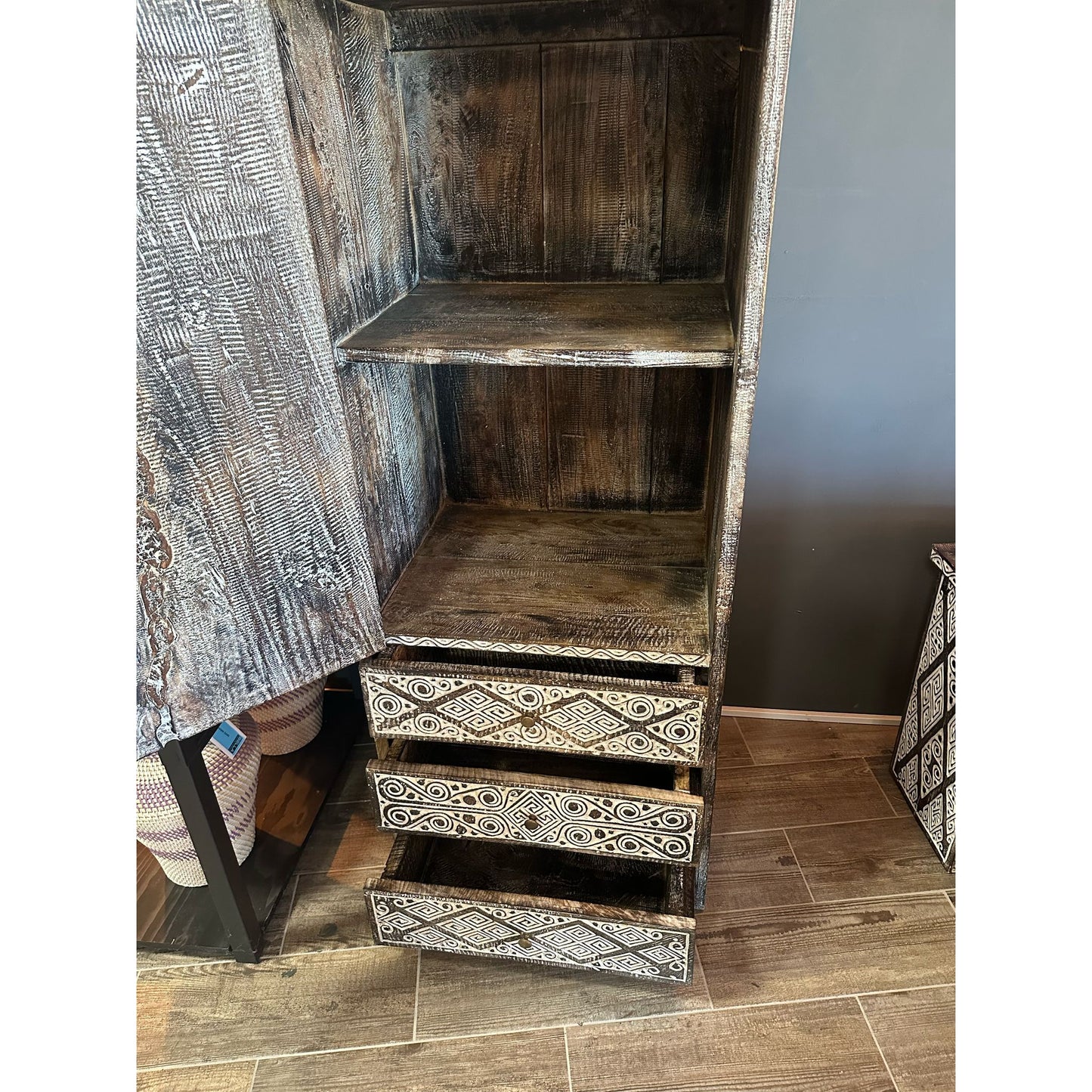 Mueble con 3 cajones, Modelo Lemari