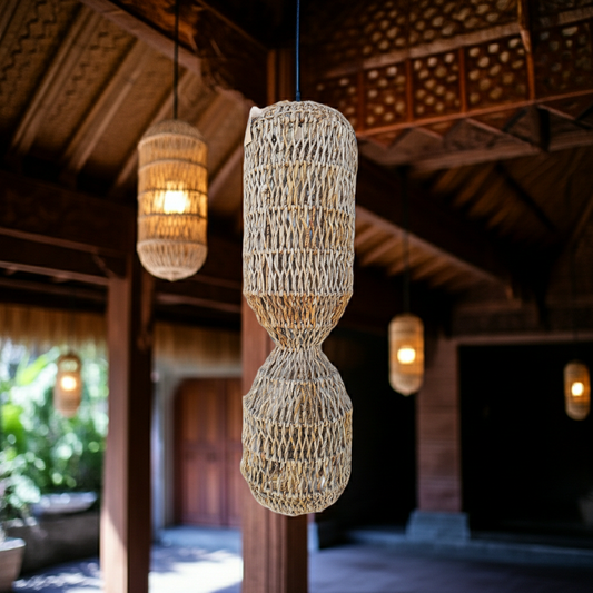 Candeeiro suspenso em vime tecido à mão modelo Garut