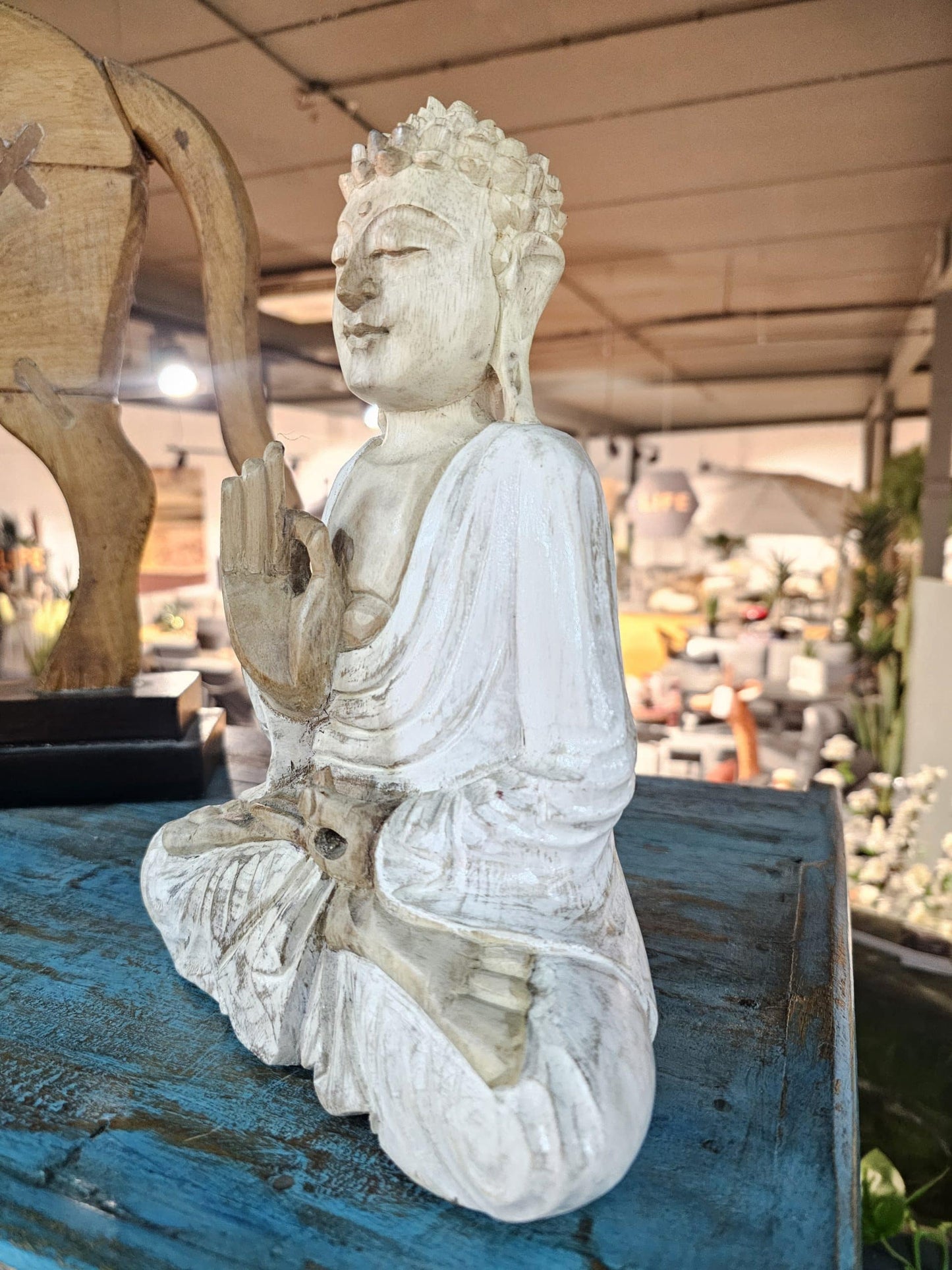 White / Natural sitting Buddha