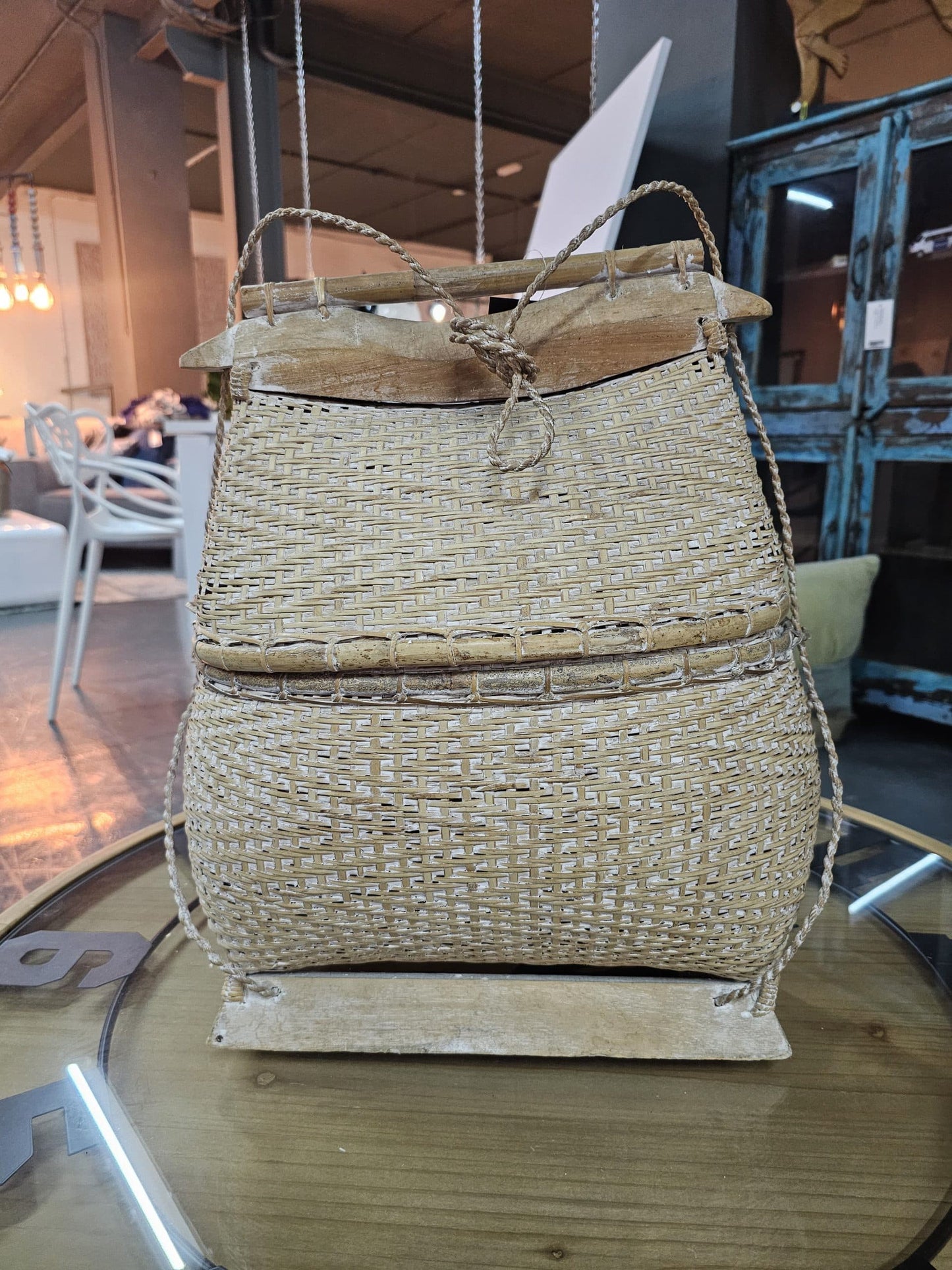 Rattan / bamboo newspaper basket in two colors