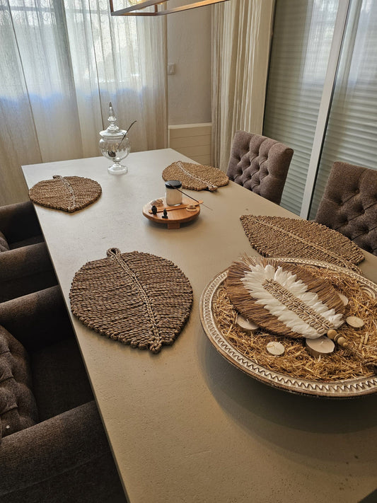 Rafia placemat leaf shape