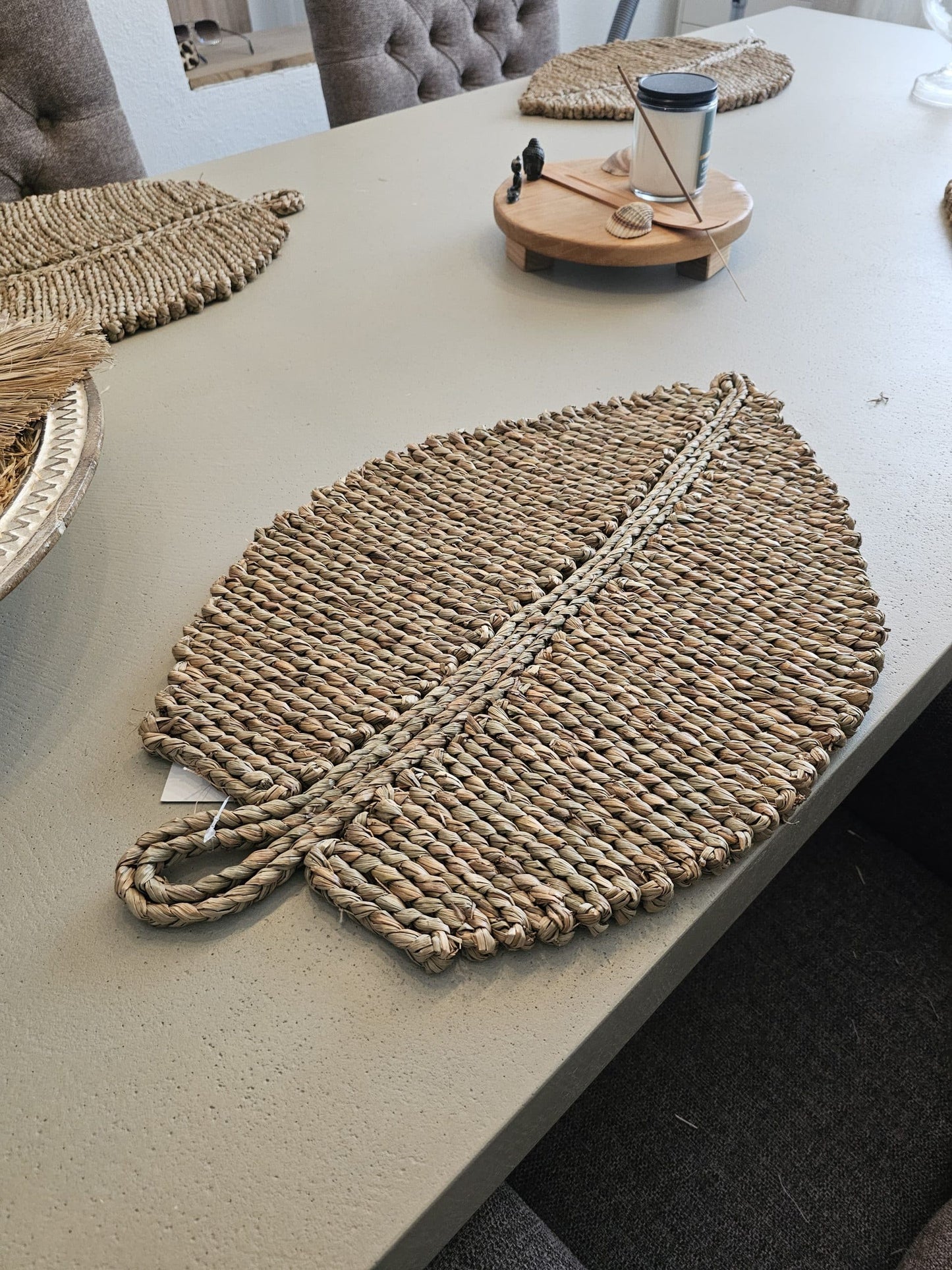 Rafia placemat leaf shape