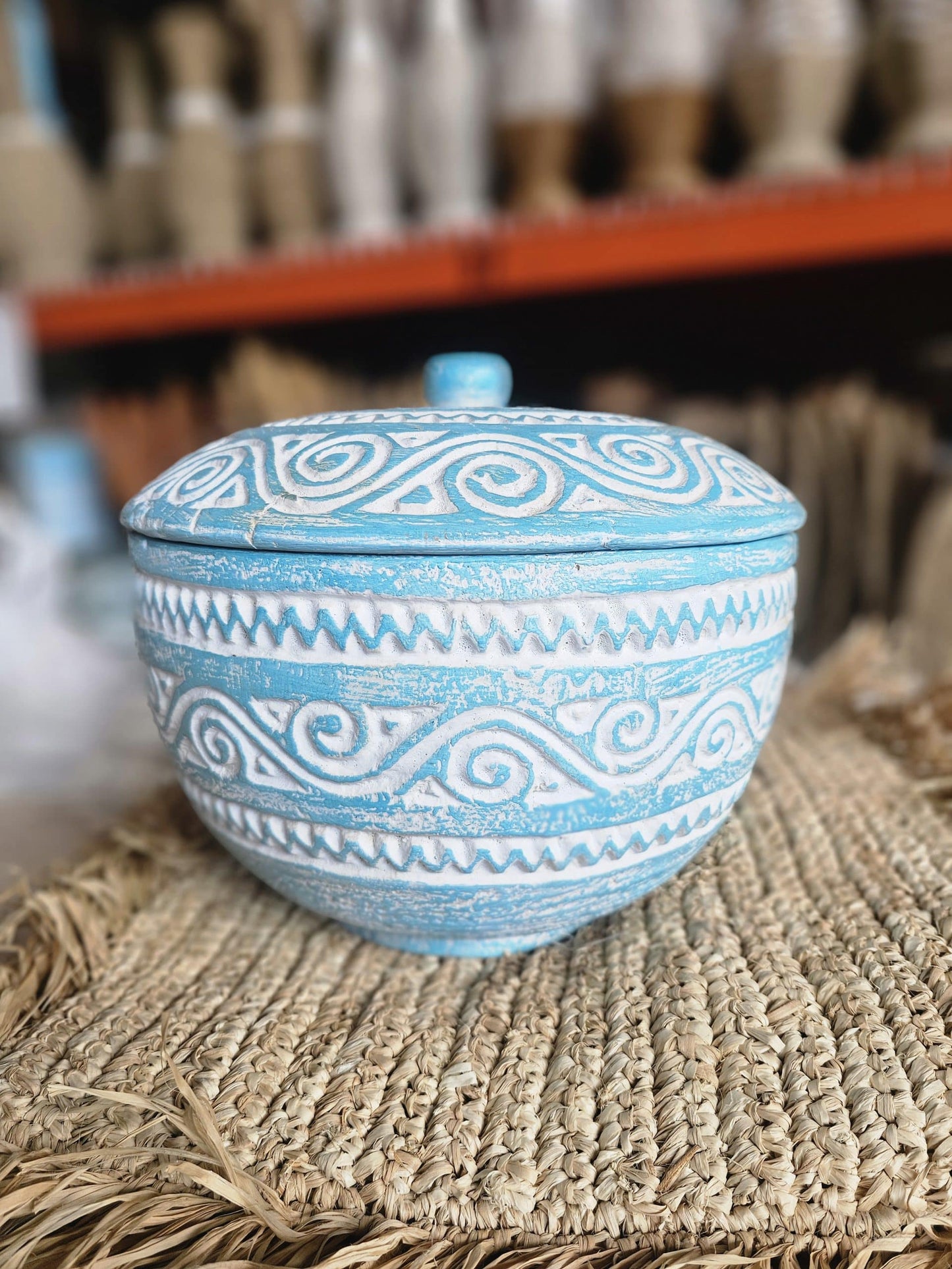 Turquoise pot with lid. Model Jetis