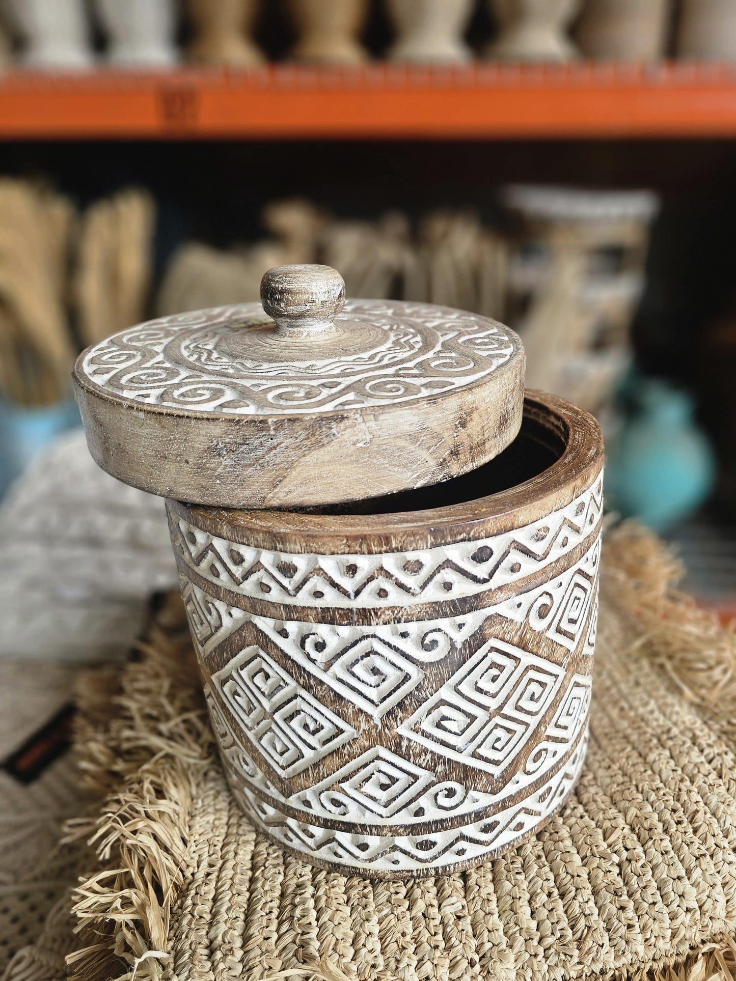 Timor Wooden Pot with Lid Model Cibunar