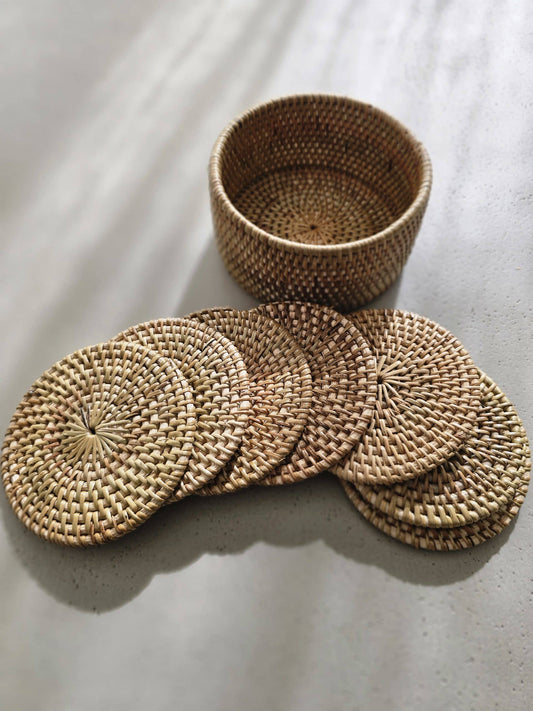 Set of 6 ratan coasters in two colors