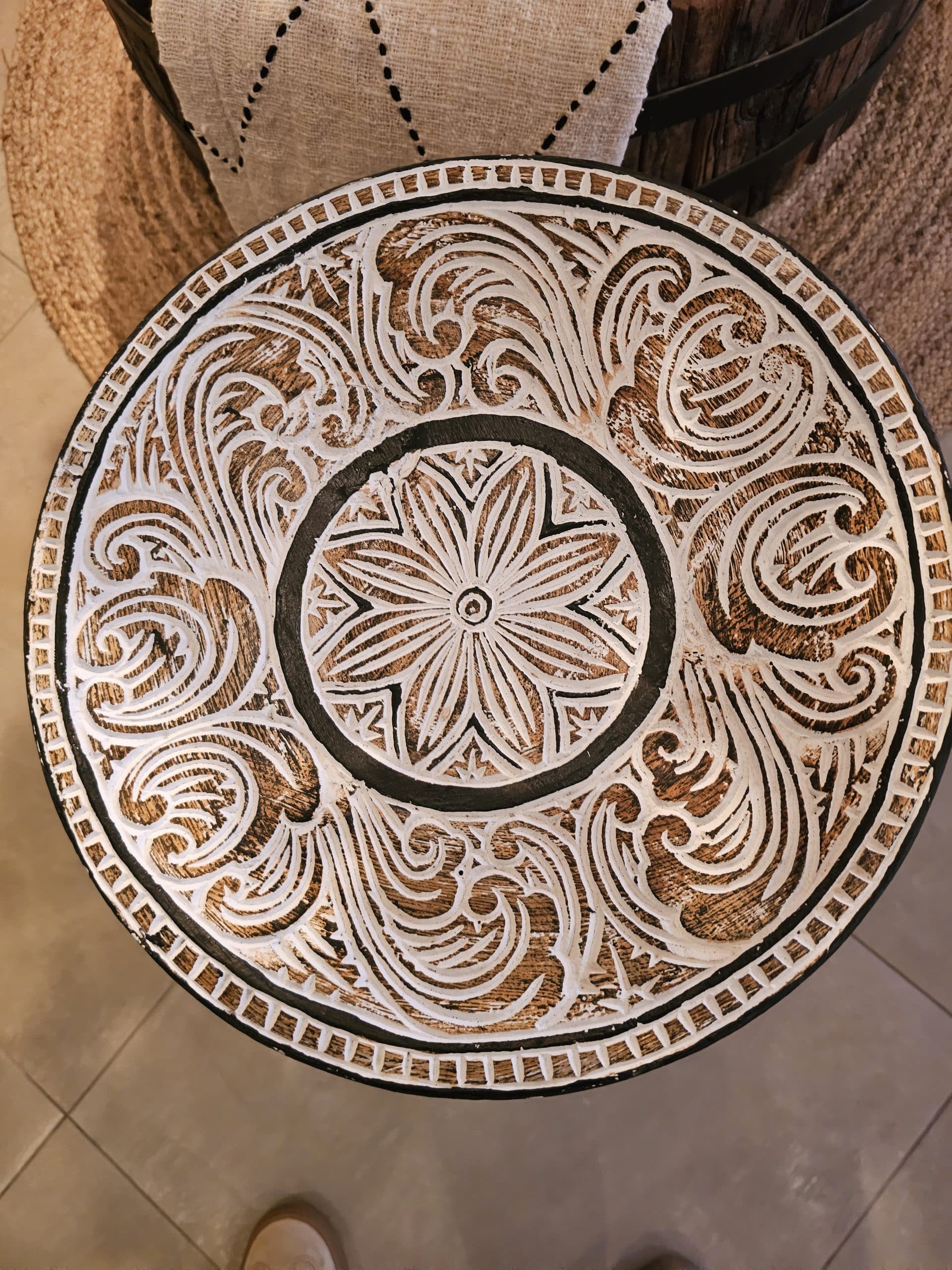 Handcarved Timor Plate Model Giri