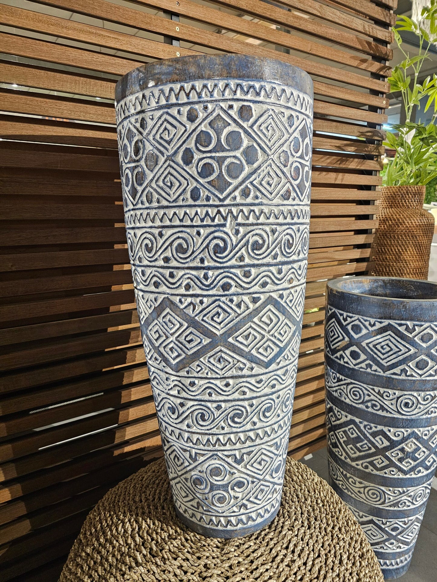 Wooden vase Model Menui