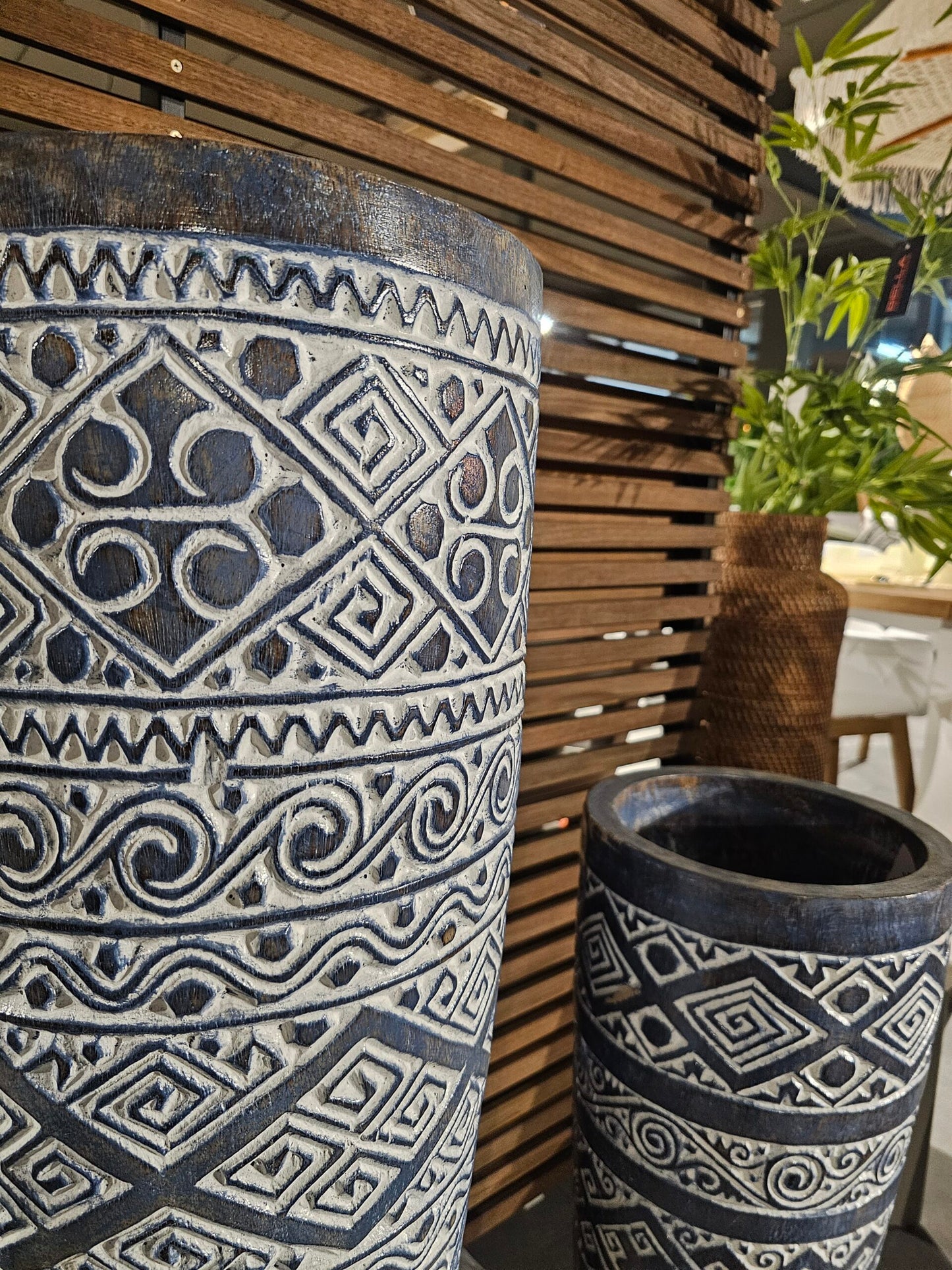 Wooden vase Model Menui