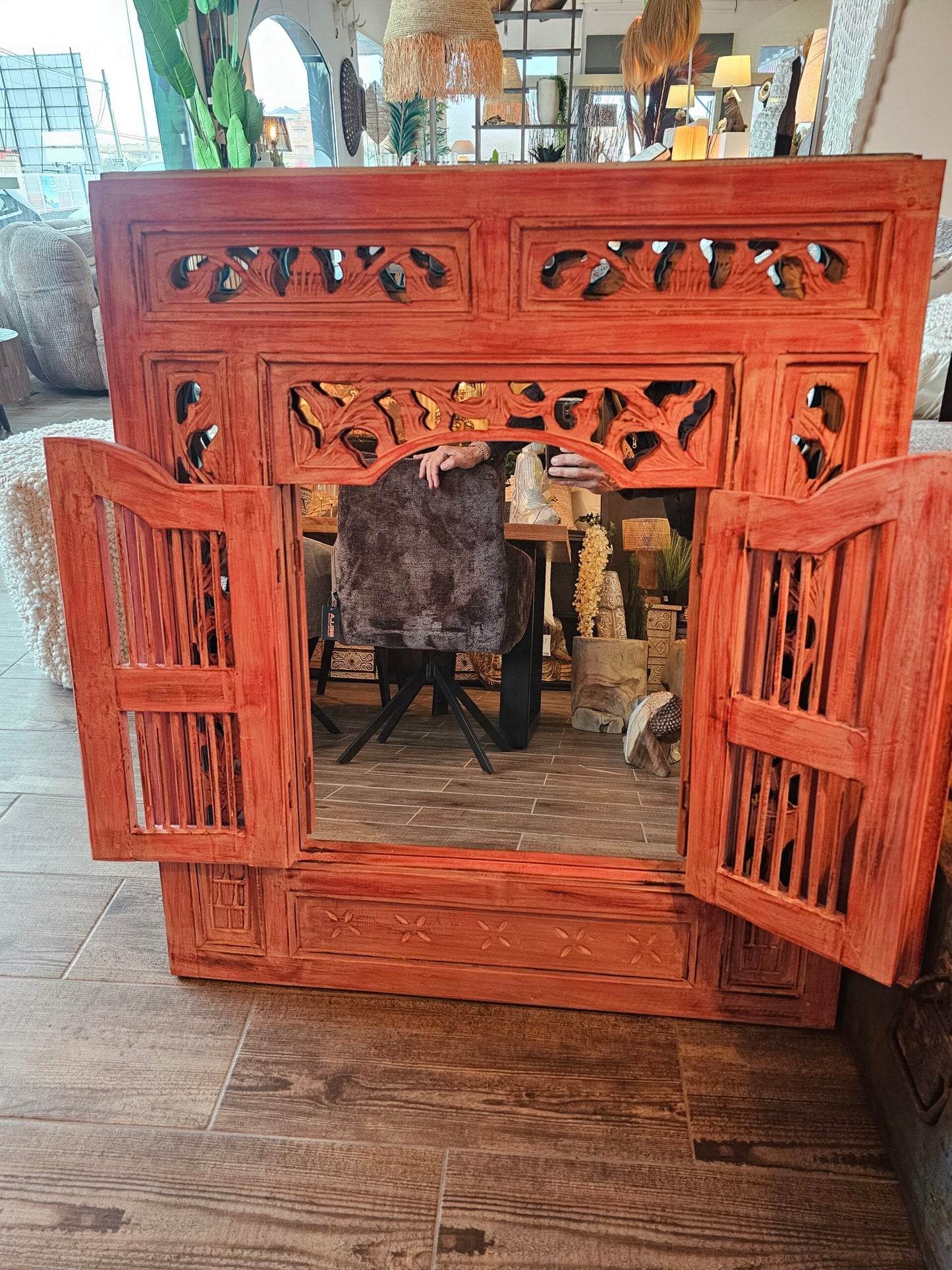 Mirrar Model Praya, Three colors