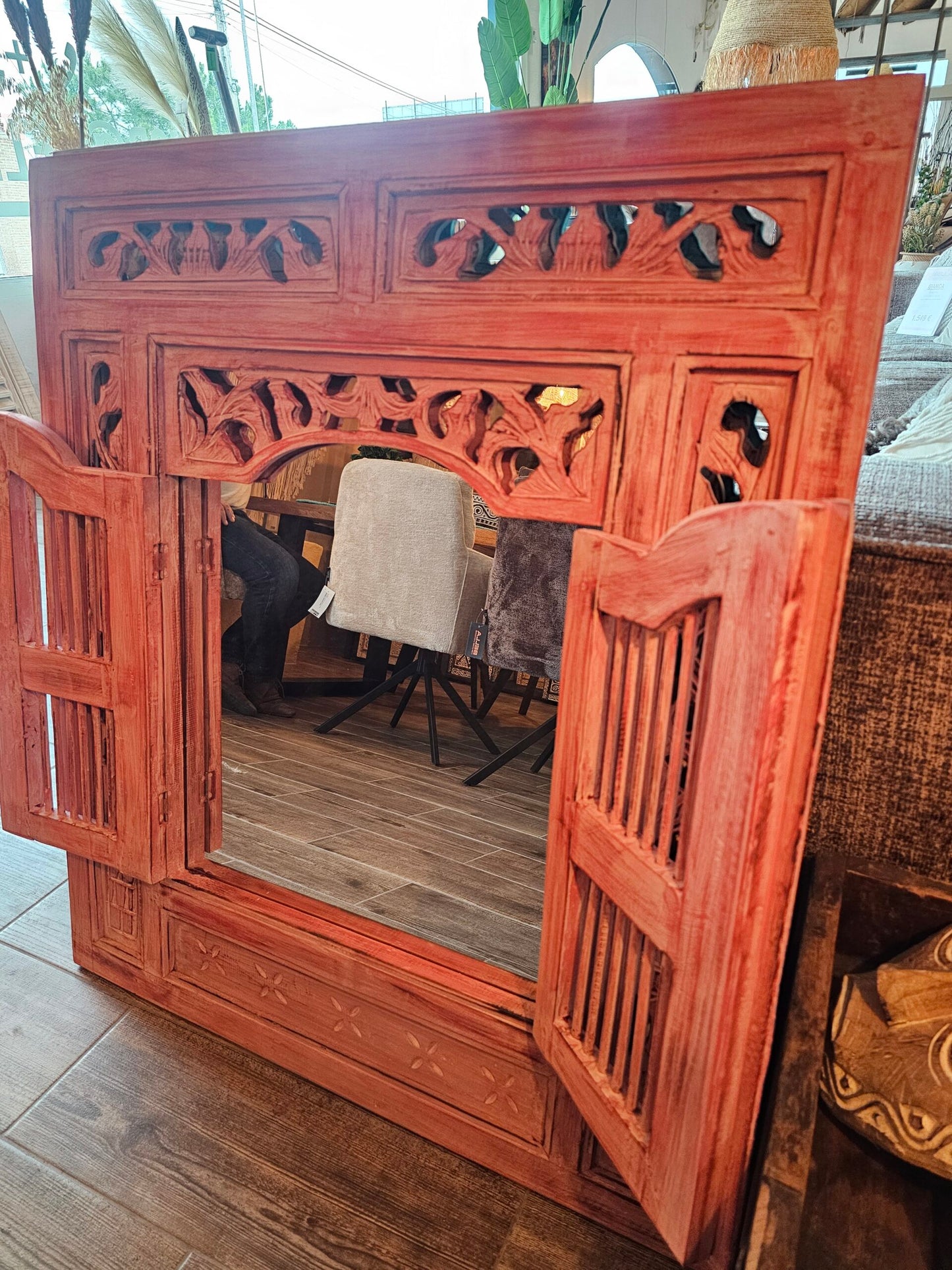 Mirrar Model Praya, Three colors