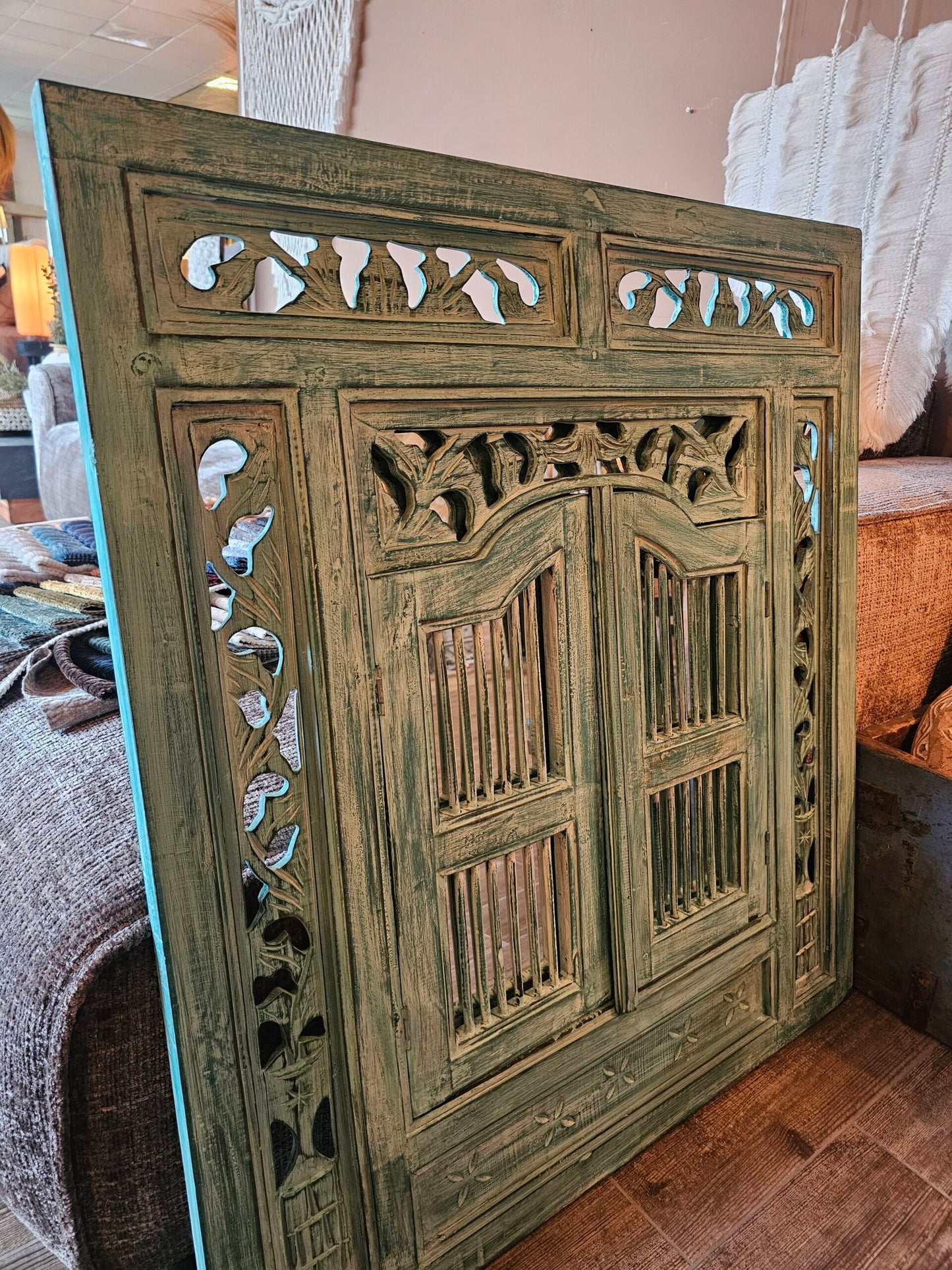 Mirrar Model Praya, Three colors