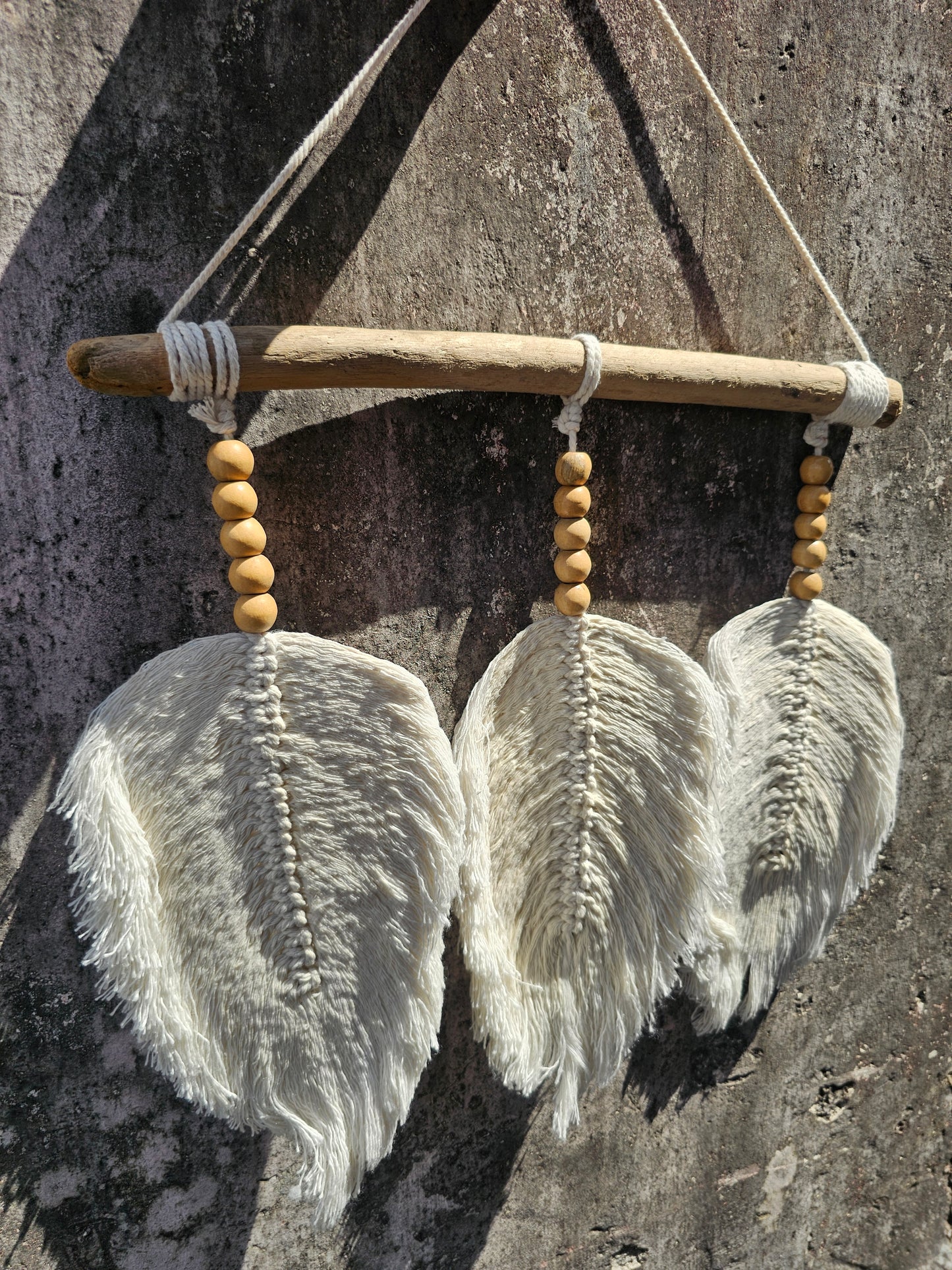 Three leafs on a stick. Model Daun