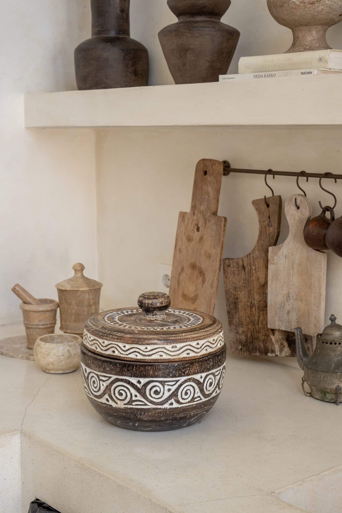 Timor pot with lit. Model Bekasi