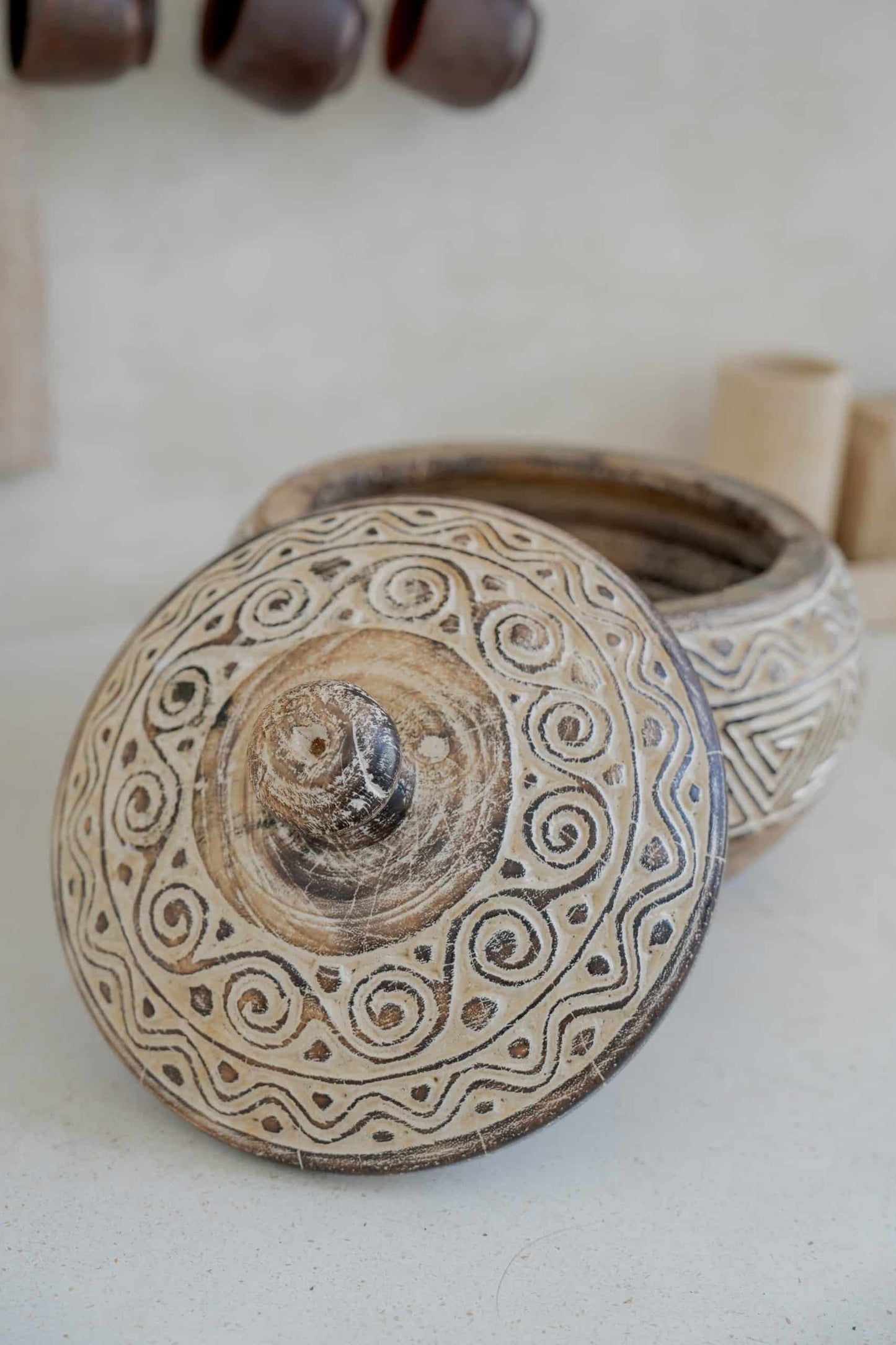 Rounded bowl with lit model Bandung