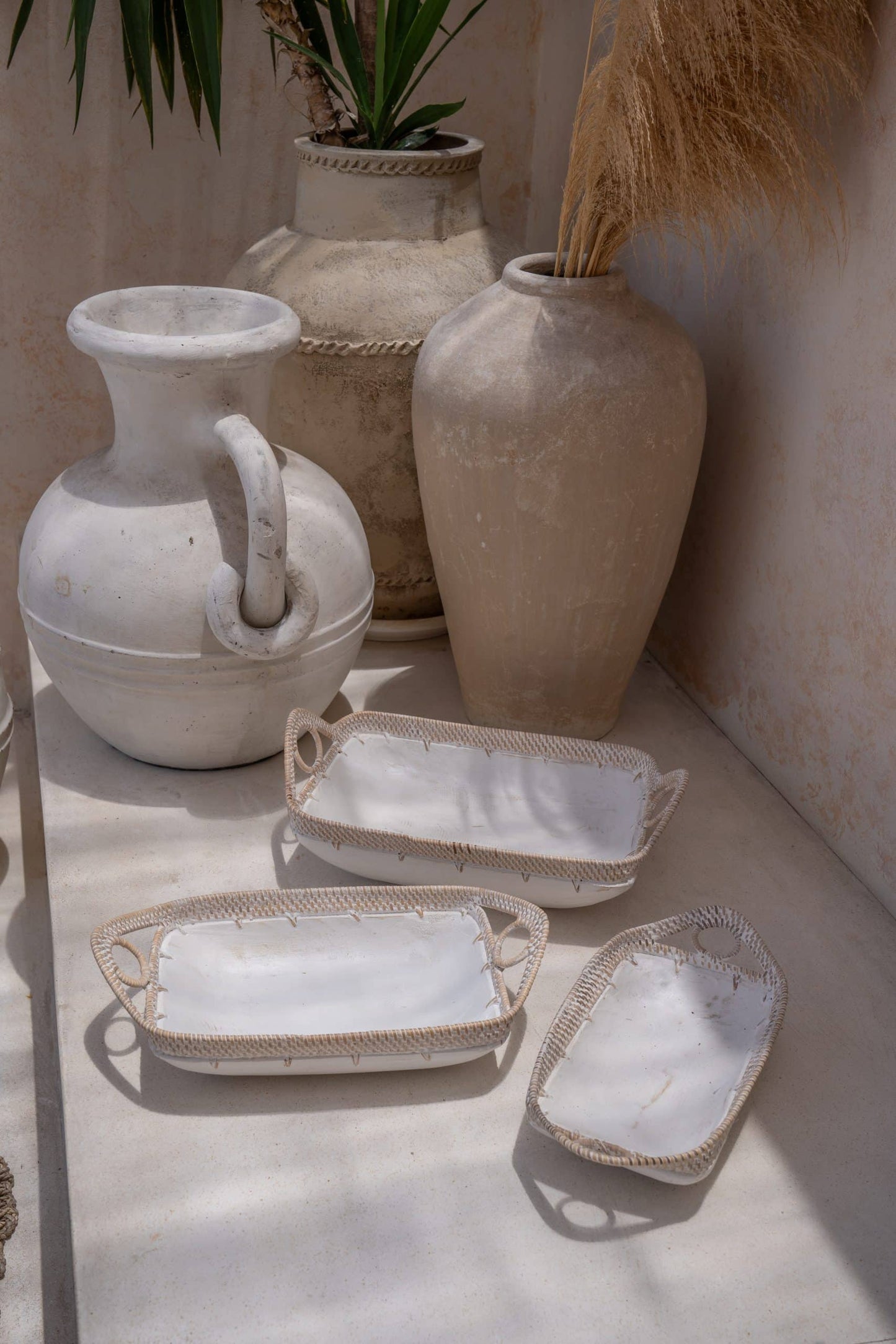 White wooden bowls, set of 3, Model Basu