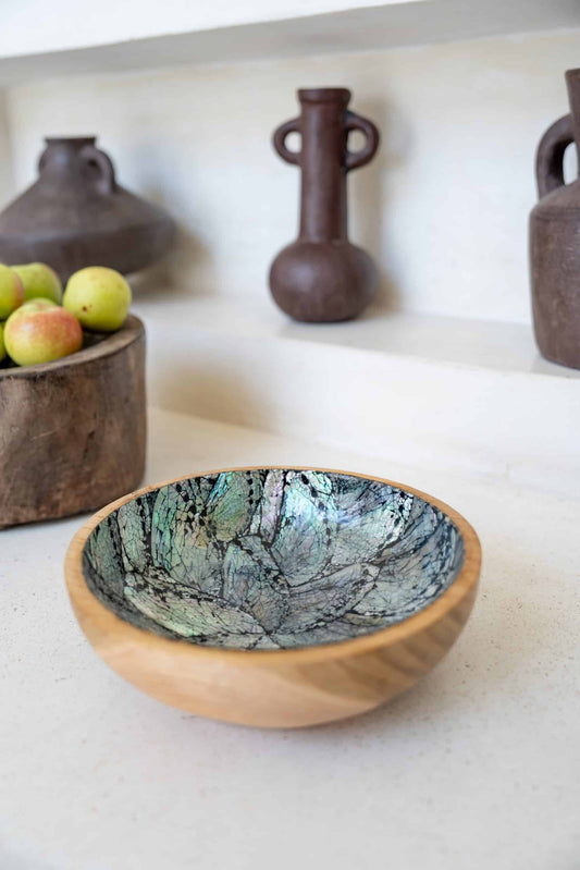 Wooden bowl with shell finish (large)