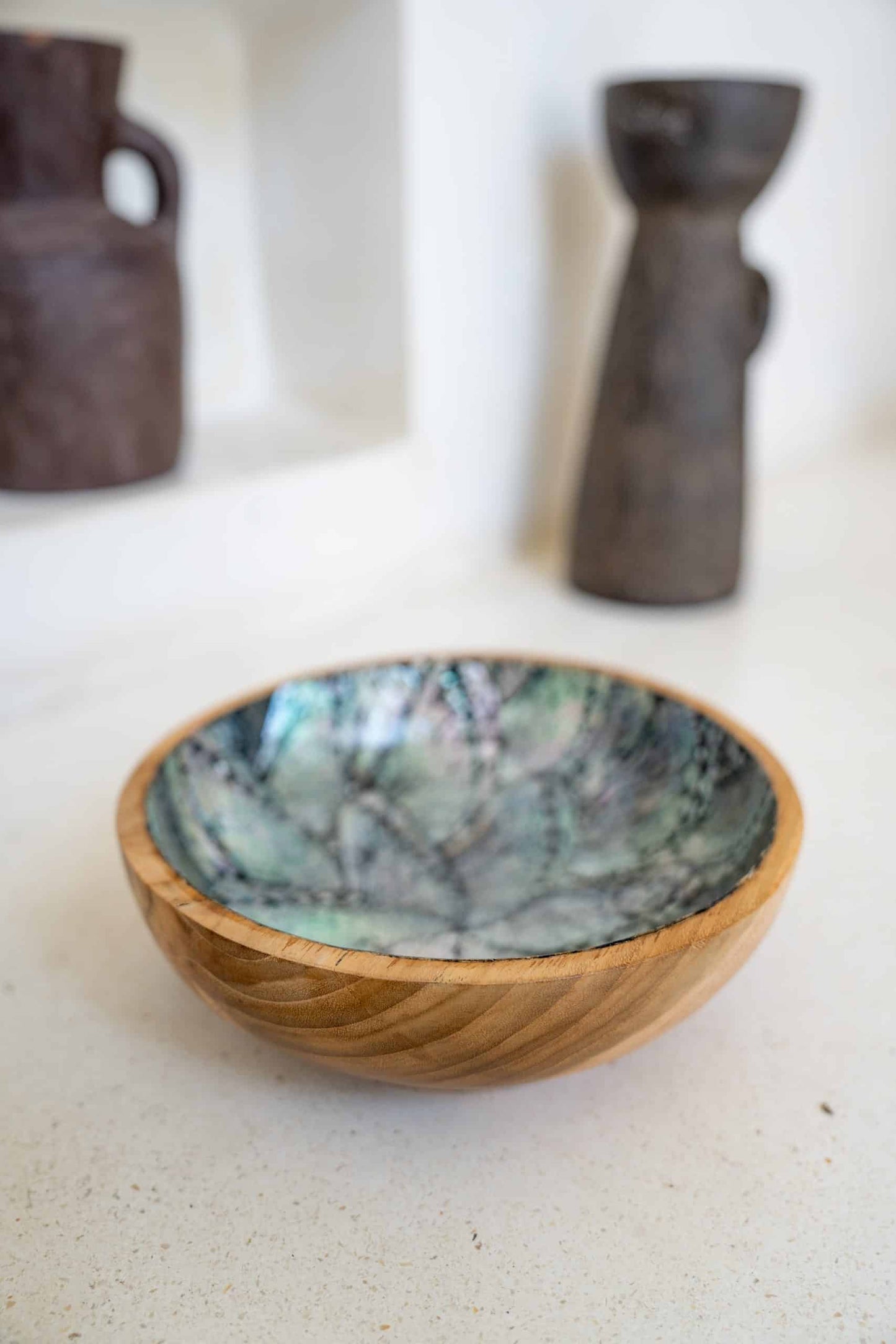 Wooden bowl with shell finish (large)