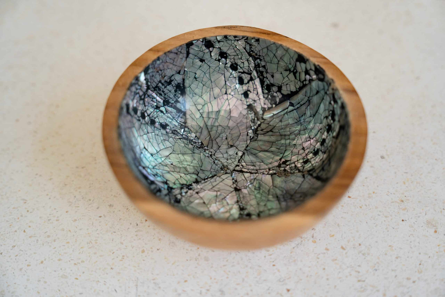 Wooden bowl with shell finish (small)