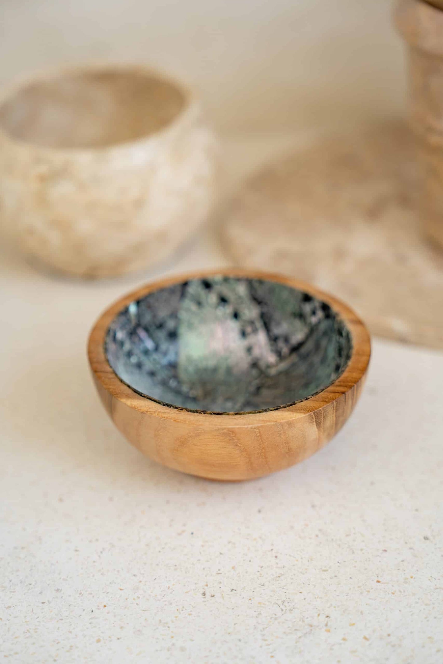 Wooden bowl with shell finish (small)