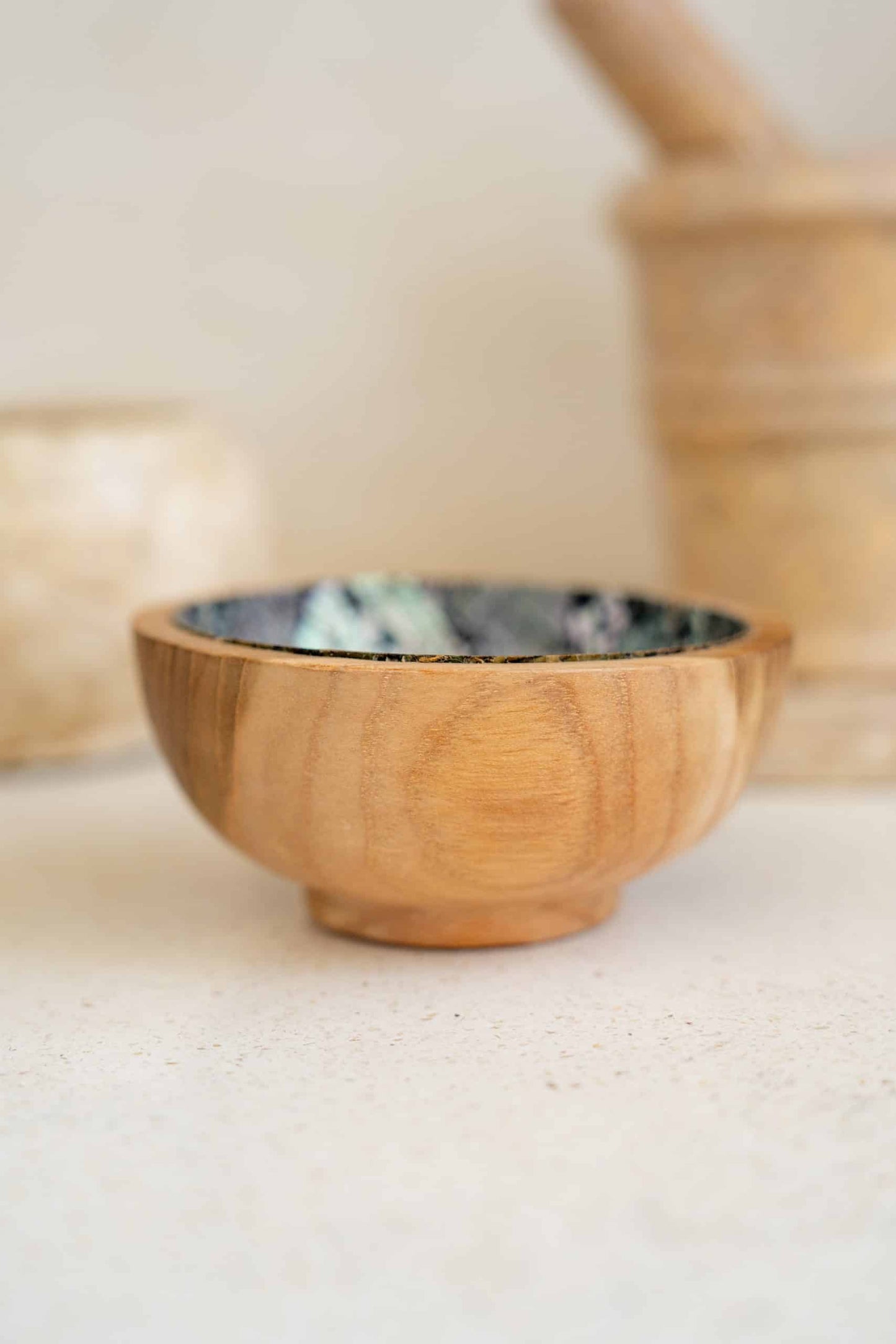 Wooden bowl with shell finish (small)