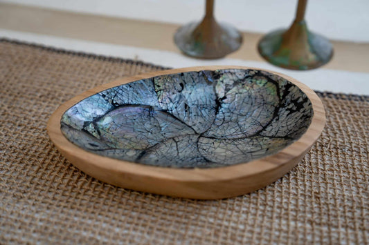 Plate side bowl with shell finish