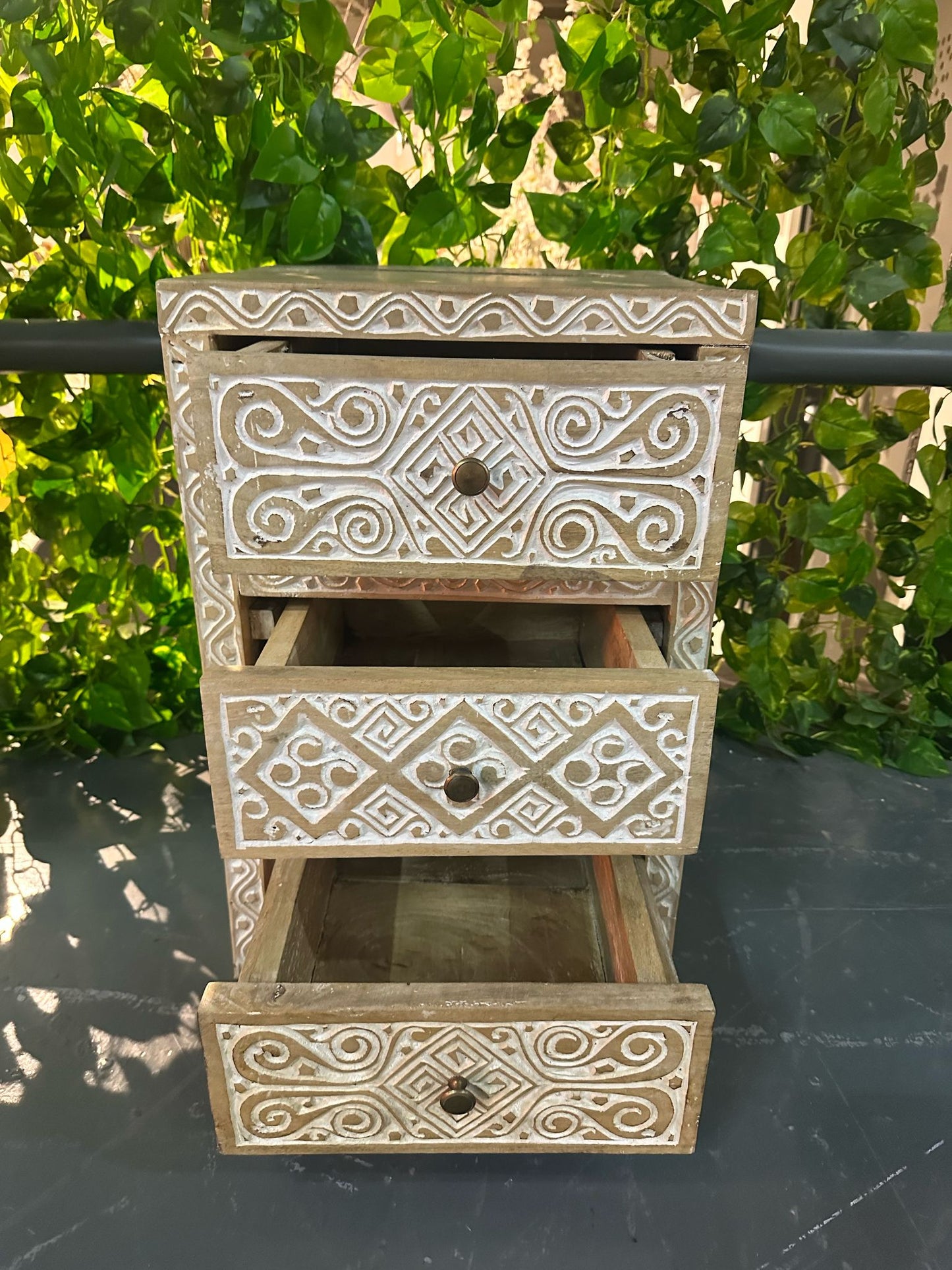 Nighttable Model Habe