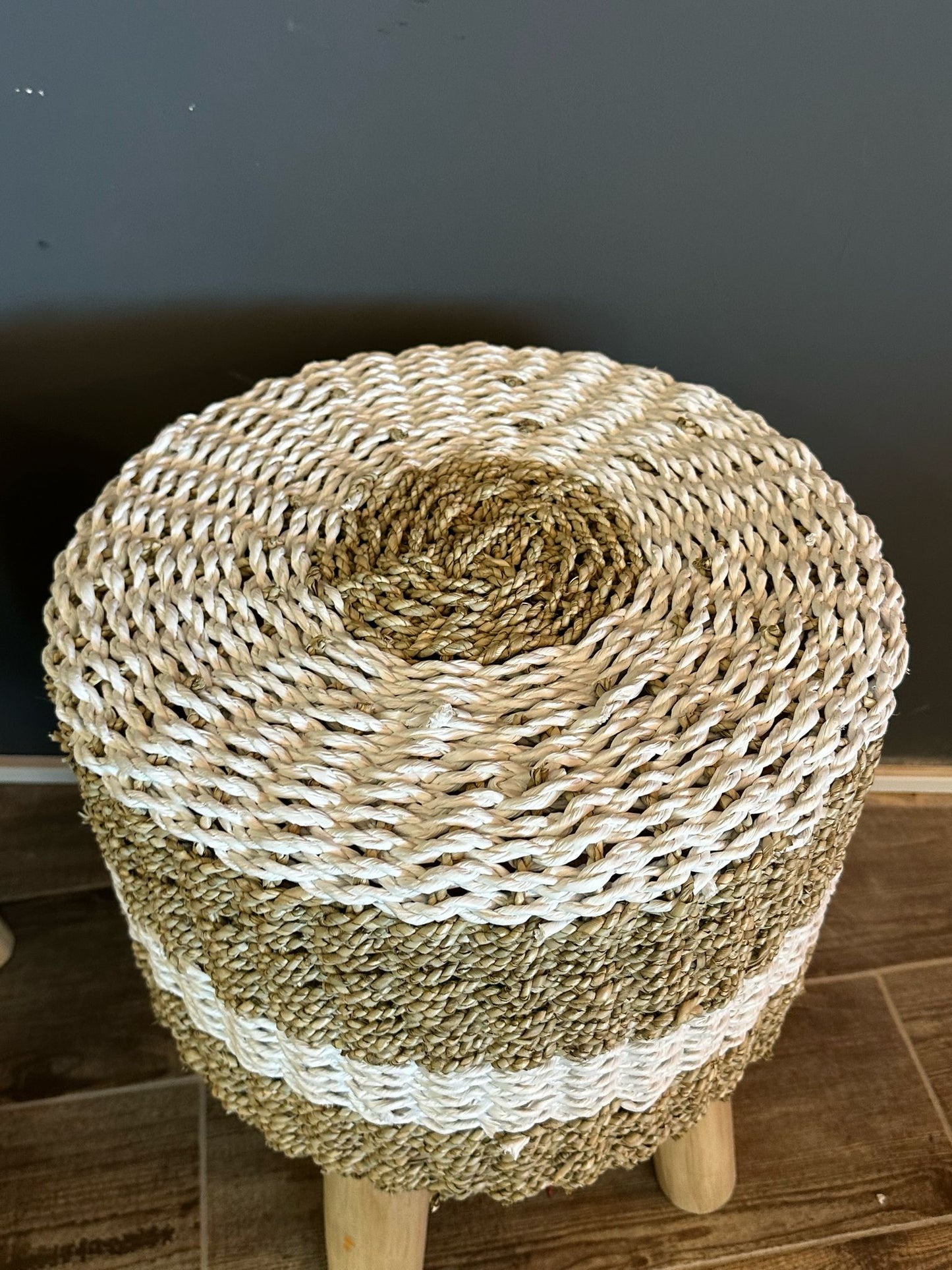 Stool Model Telebatu