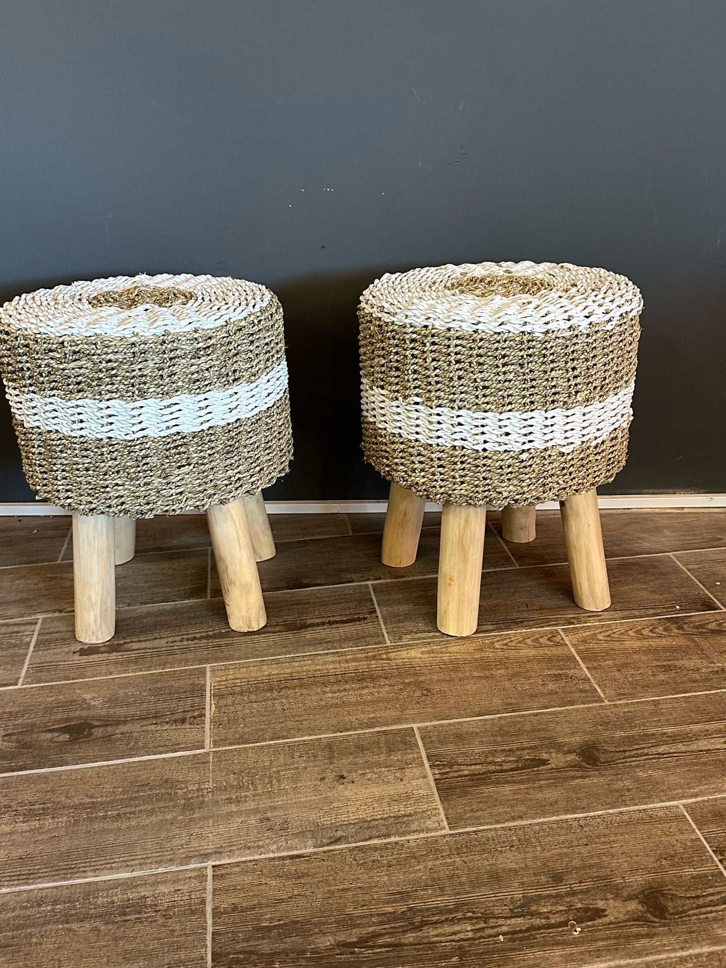 Stool Model Telebatu