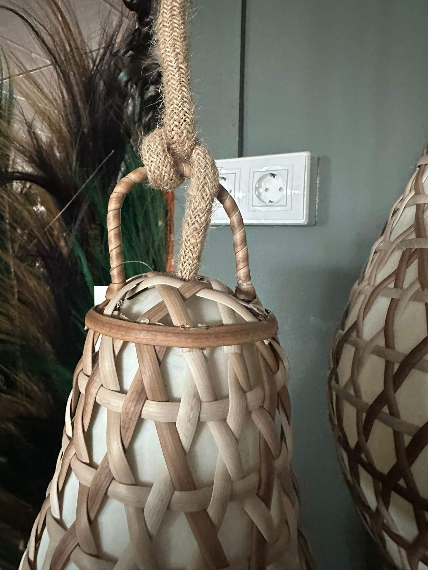 Lantern shaped ceiling lamp