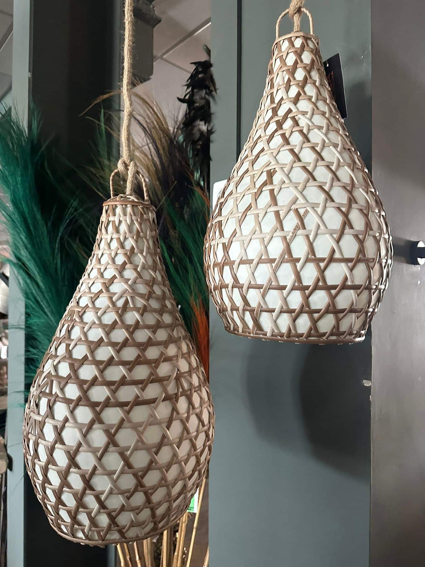 Lantern shaped ceiling lamp