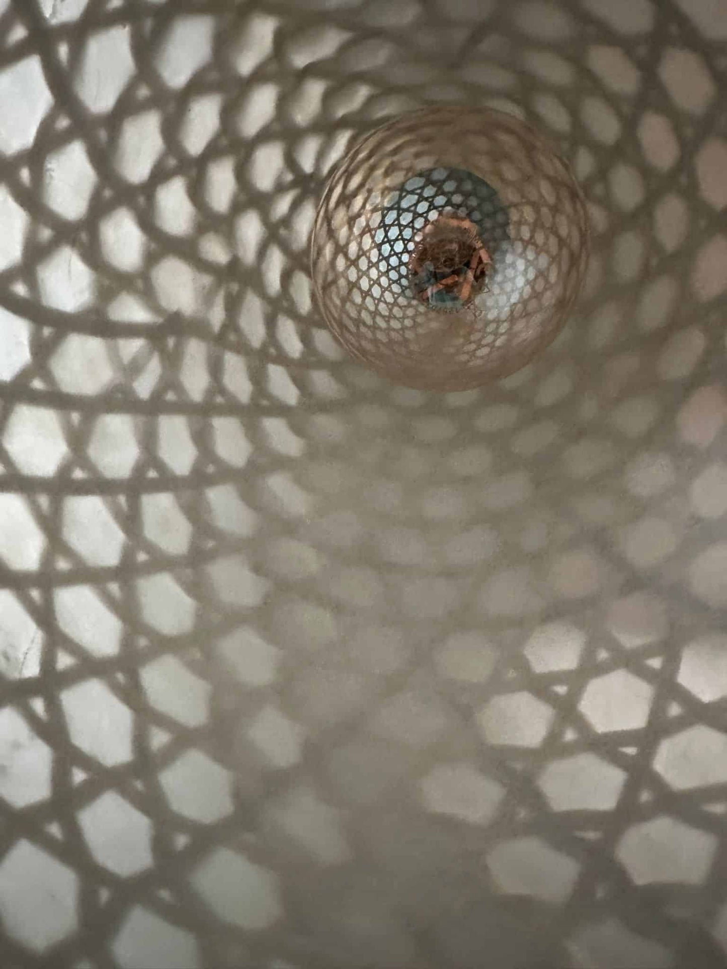 Lantern shaped ceiling lamp