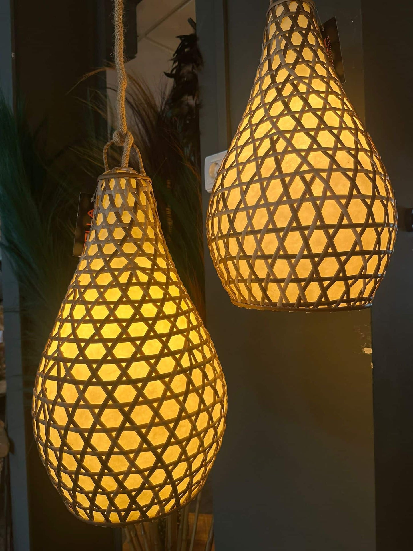 Lantern shaped ceiling lamp