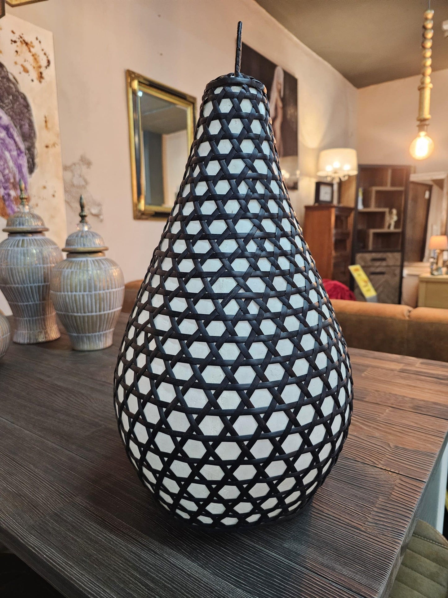 Lantern shaped ceiling lamp