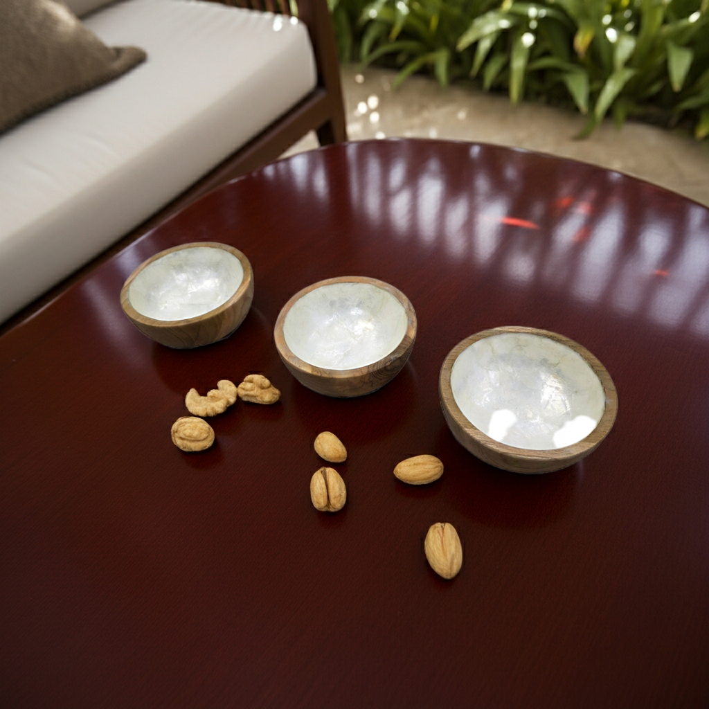 Small capiz shell decorative 10cm bowl