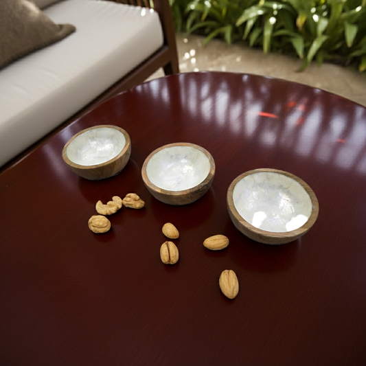 Small capiz shell decorative 10cm bowl