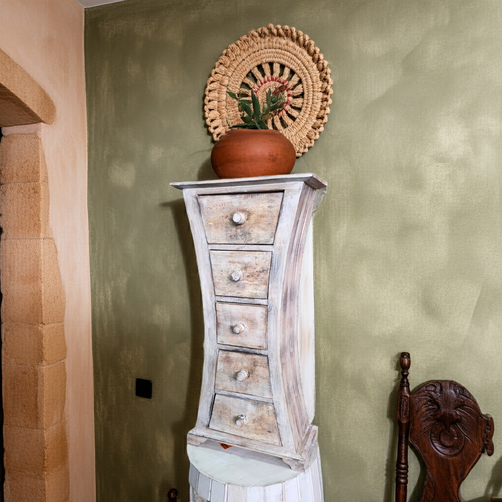 Gabinete con forma de reloj de arena