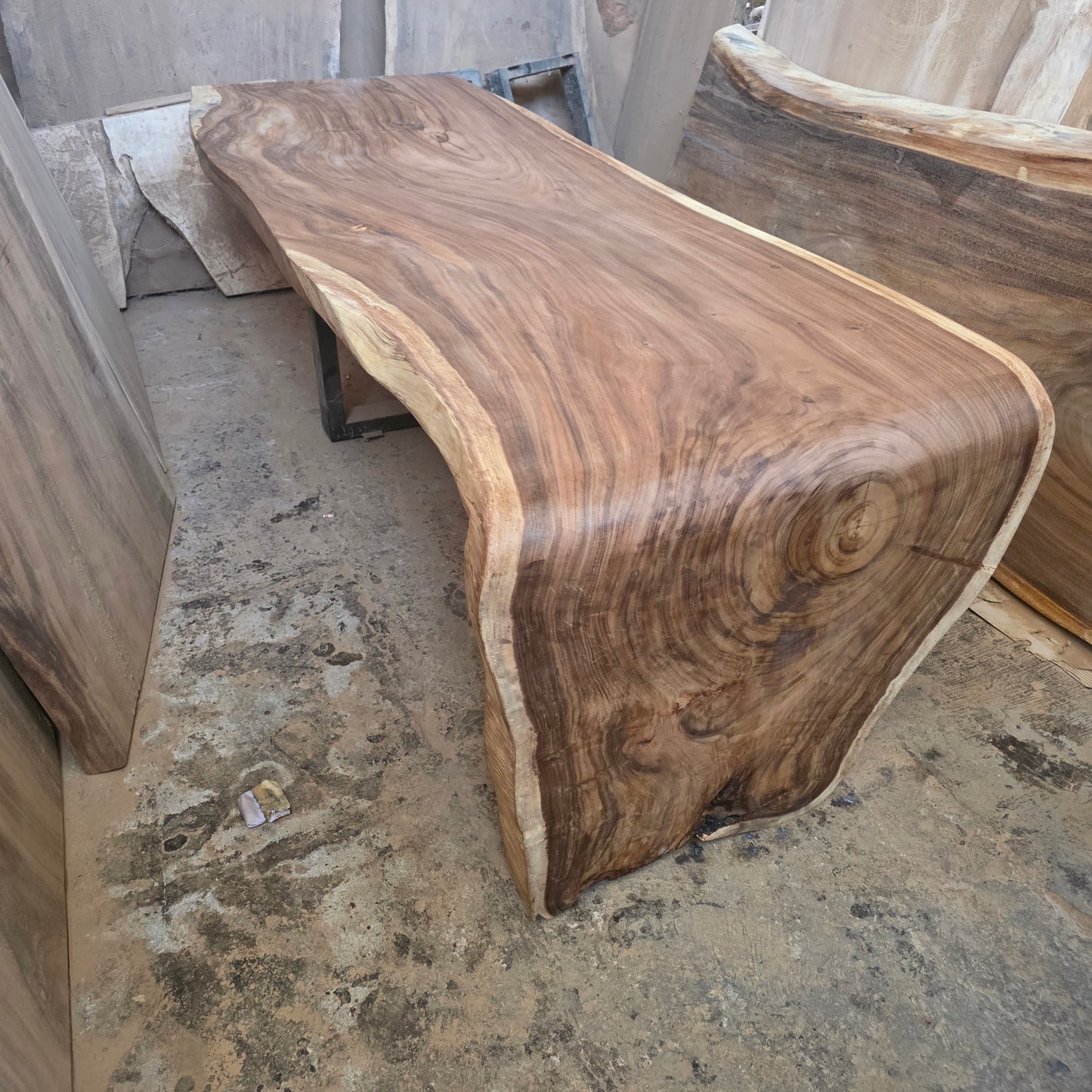 Live Edge Solid Suar Wood Dining Table Model Balbulol