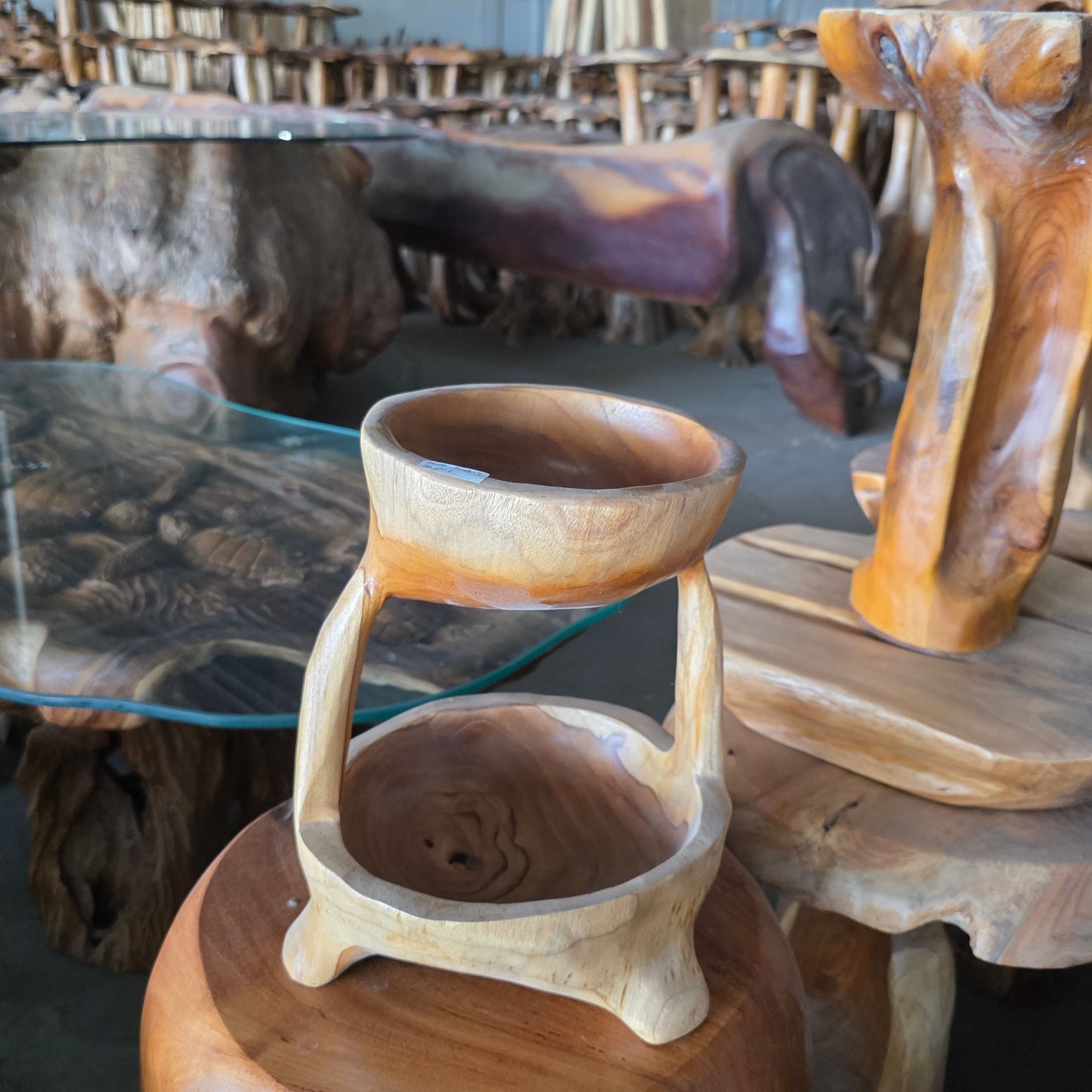 Modelo Boano de Torre de Dos Cuencos de Madera Tallada Apilada