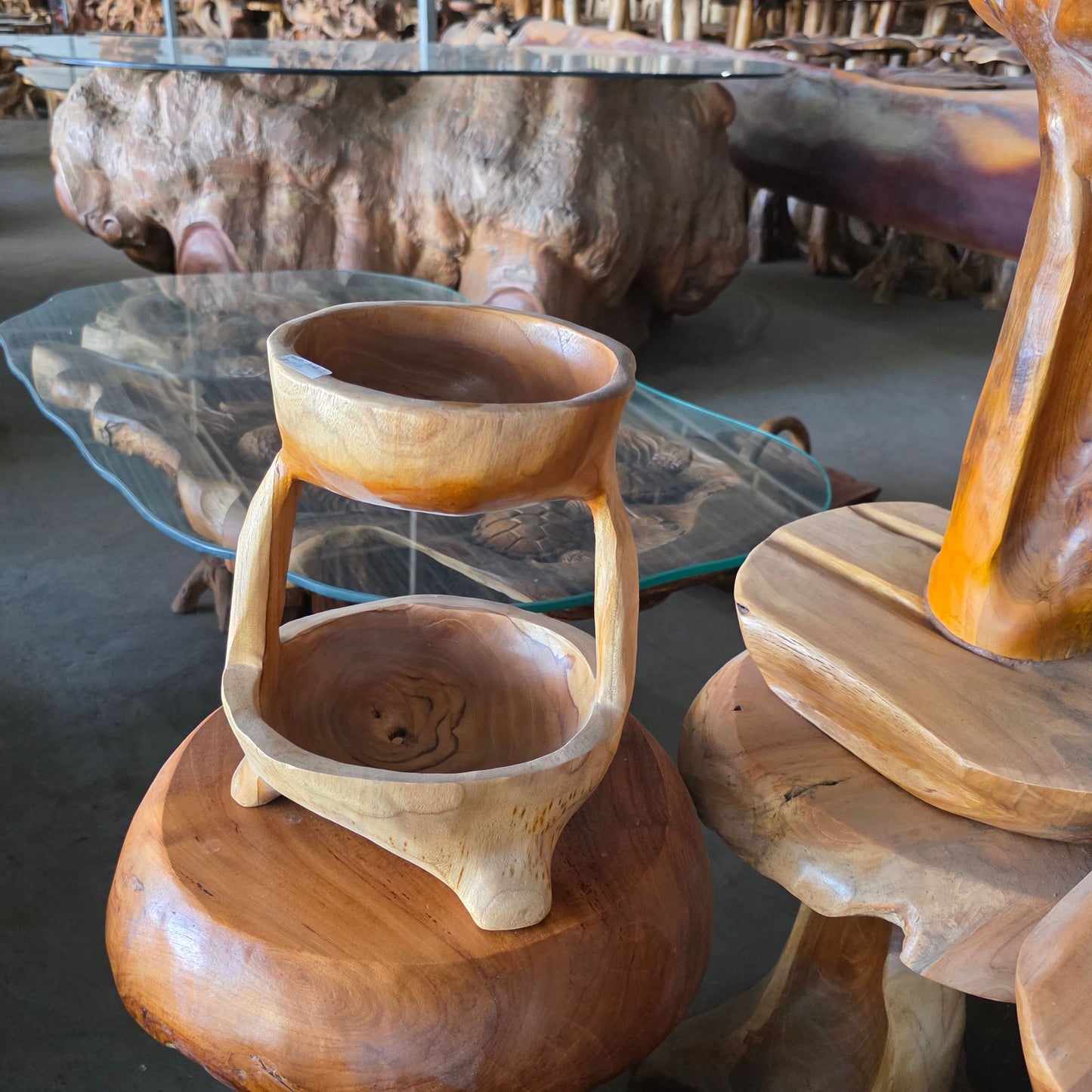 Modelo Boano de Torre de Dos Cuencos de Madera Tallada Apilada