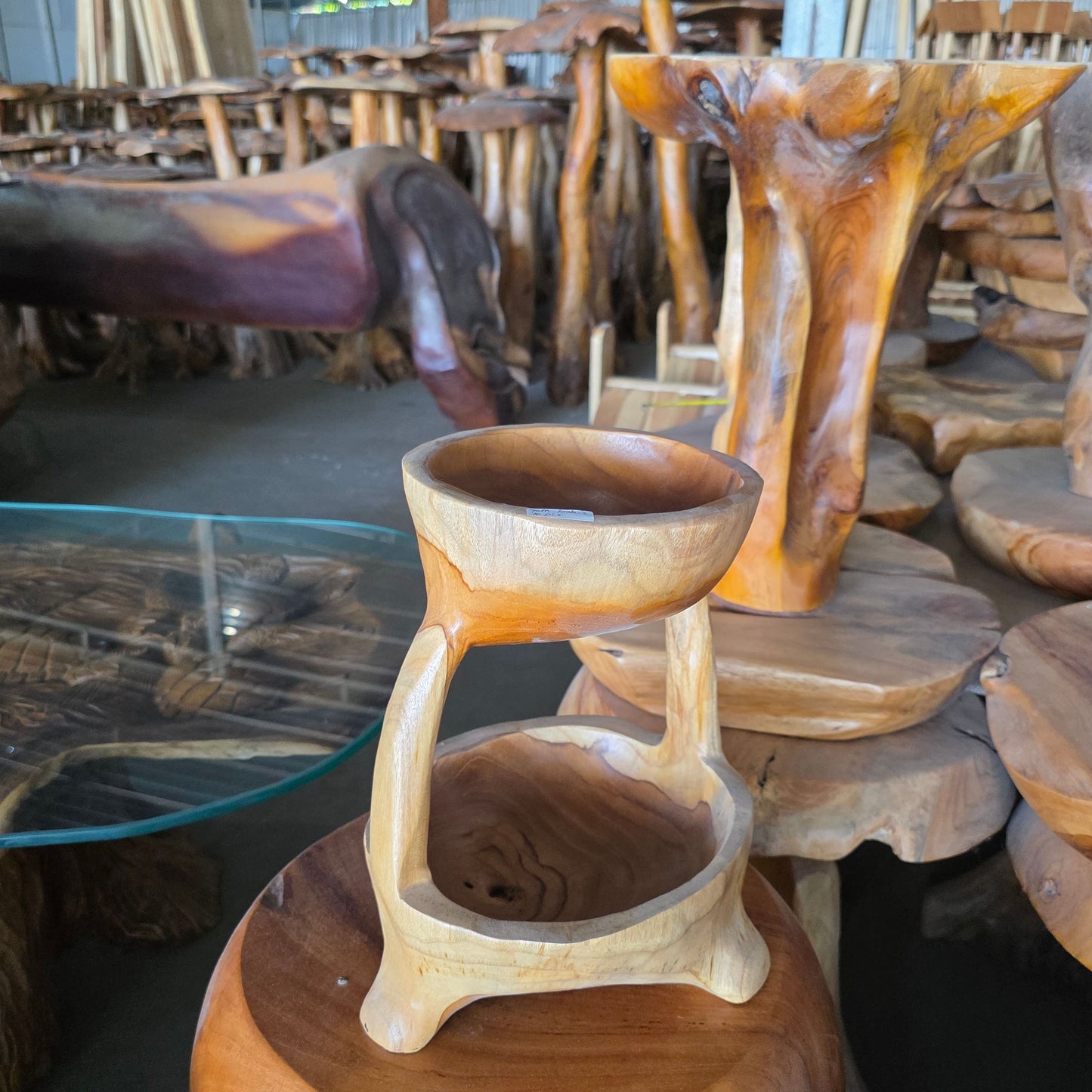 Modelo Boano de Torre de Dos Cuencos de Madera Tallada Apilada