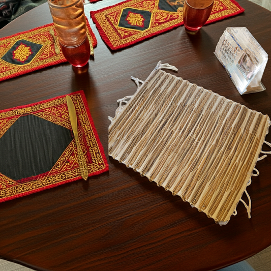 Placemat from bananleaf in THREE colors