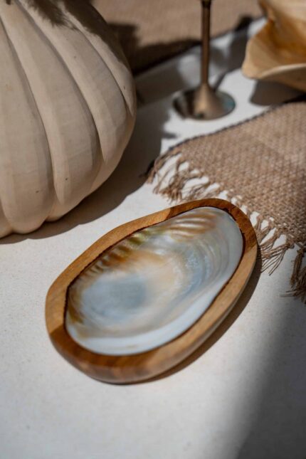 Plate side bowl with ivory finish